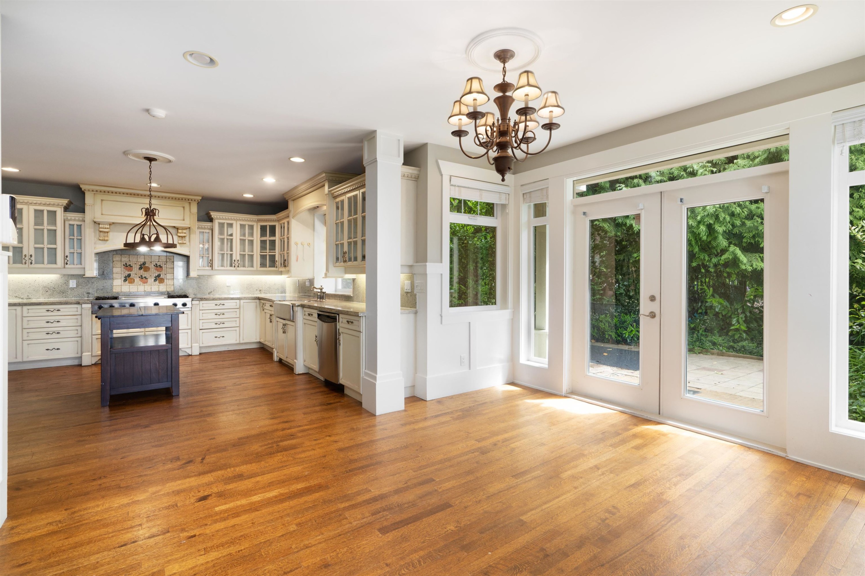 1109 Highland Drive, West Vancouver, BC