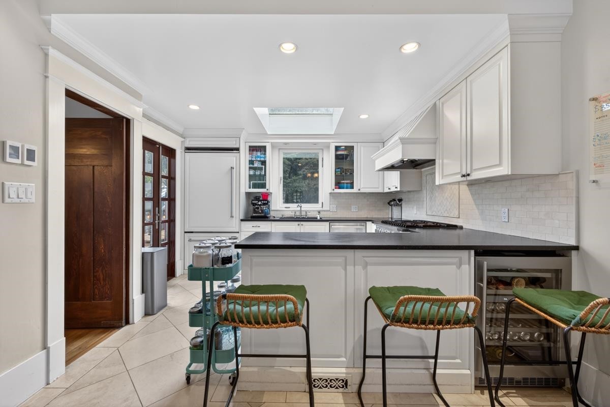 4195 15Th Avenue W, Vancouver, BC