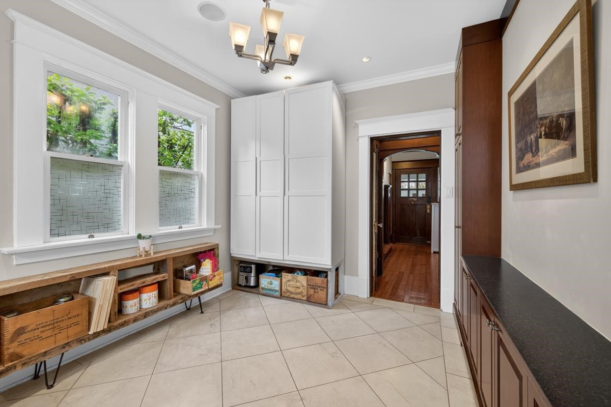 4195 15Th Avenue W, Vancouver, BC