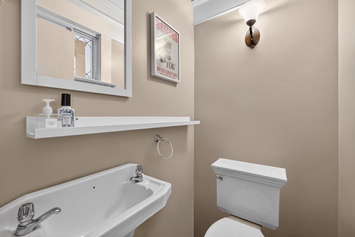 4195 15Th Avenue W, Vancouver, BC