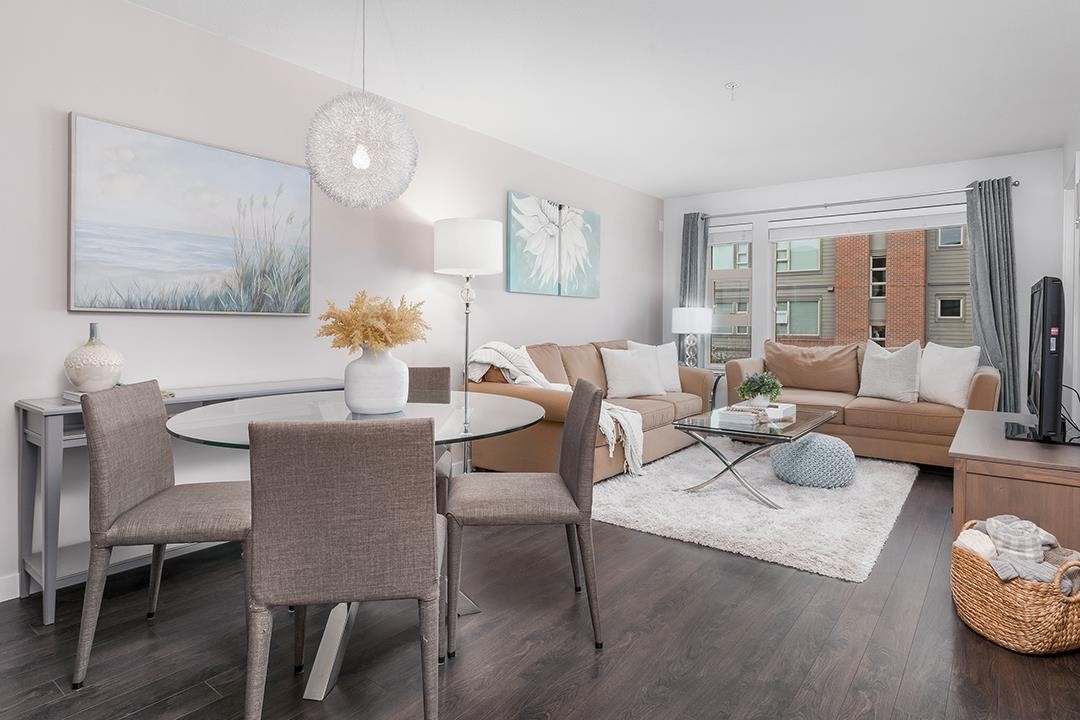 301-1673 Lloyd Avenue, North Vancouver, BC