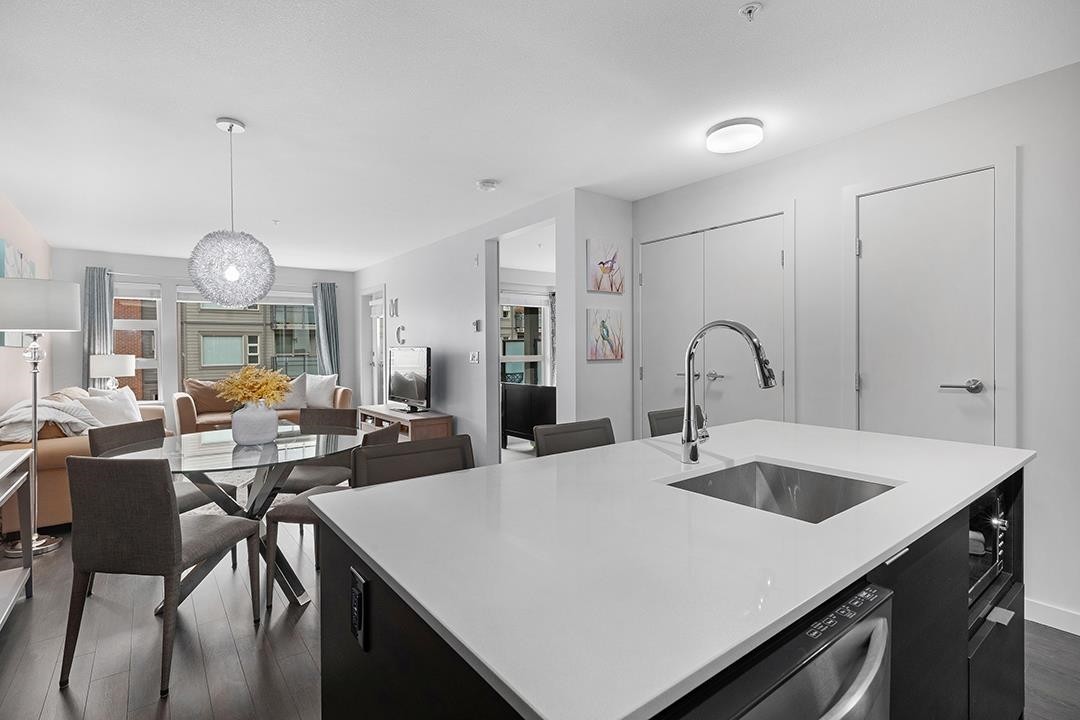 301-1673 Lloyd Avenue, North Vancouver, BC
