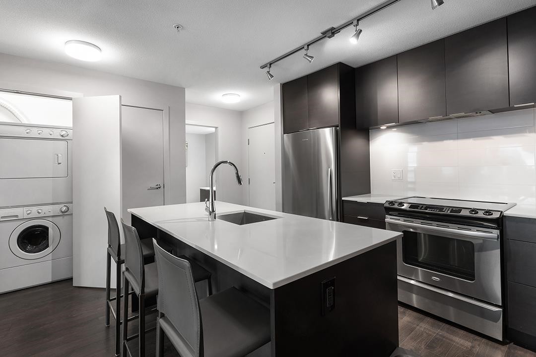 301-1673 Lloyd Avenue, North Vancouver, BC