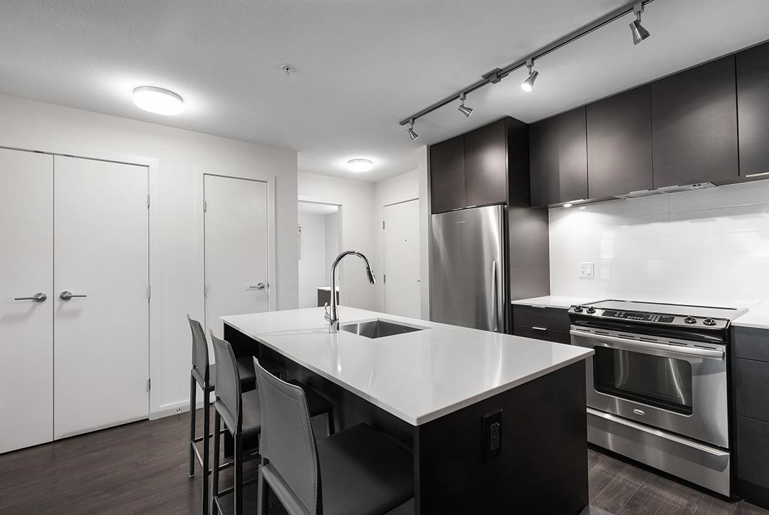 301-1673 Lloyd Avenue, North Vancouver, BC