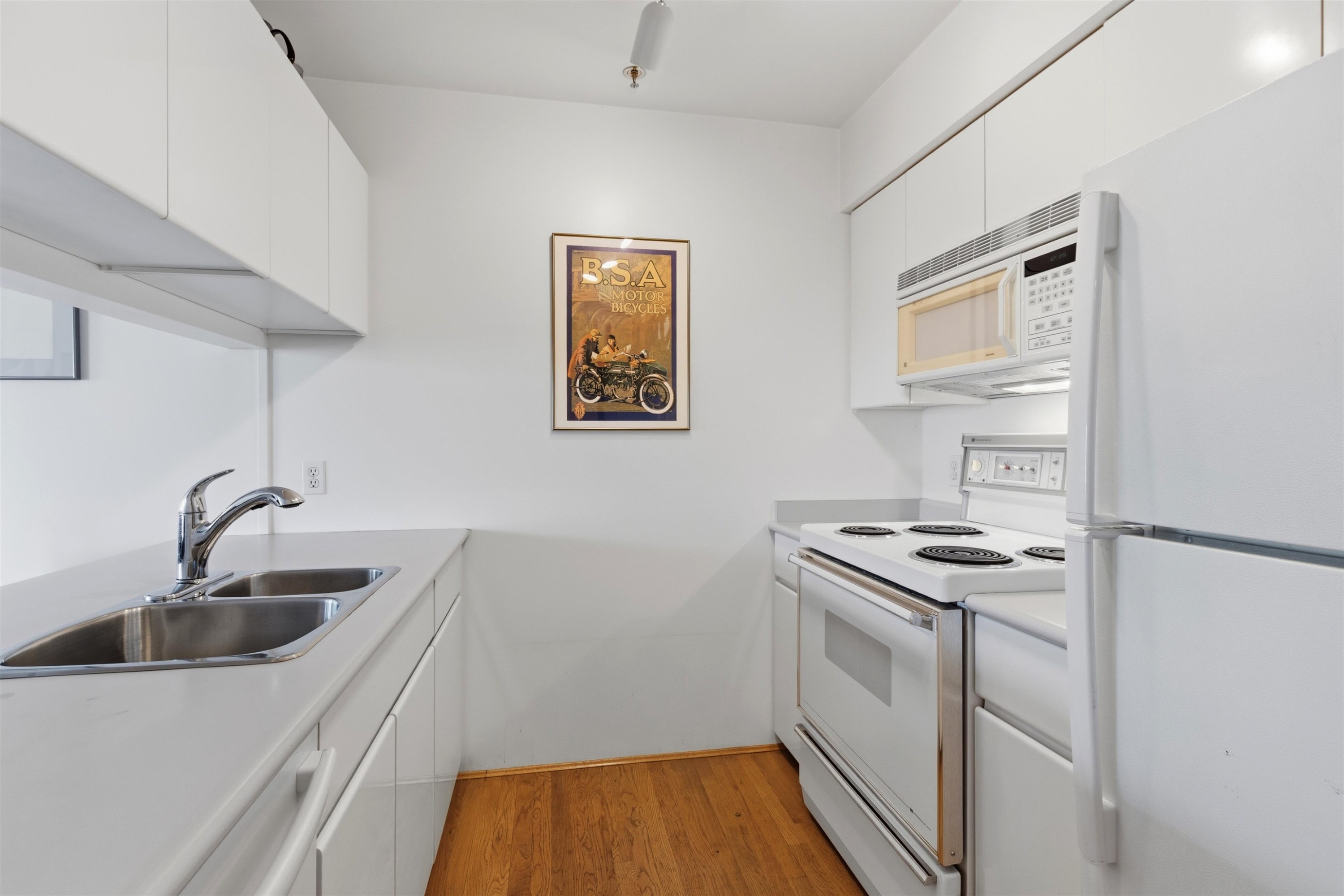 211-3250 Broadway W, Vancouver, BC