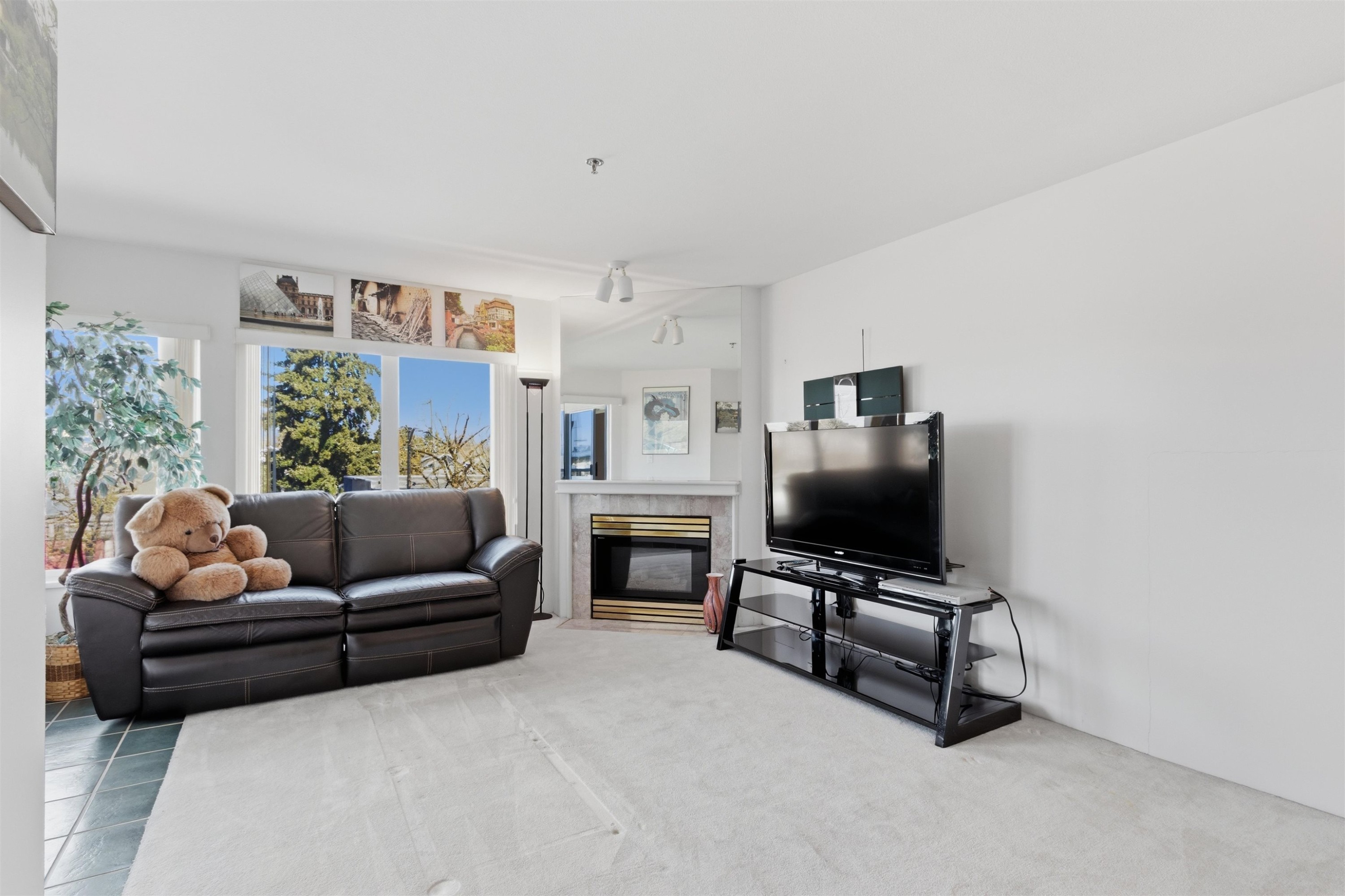 211-3250 Broadway W, Vancouver, BC