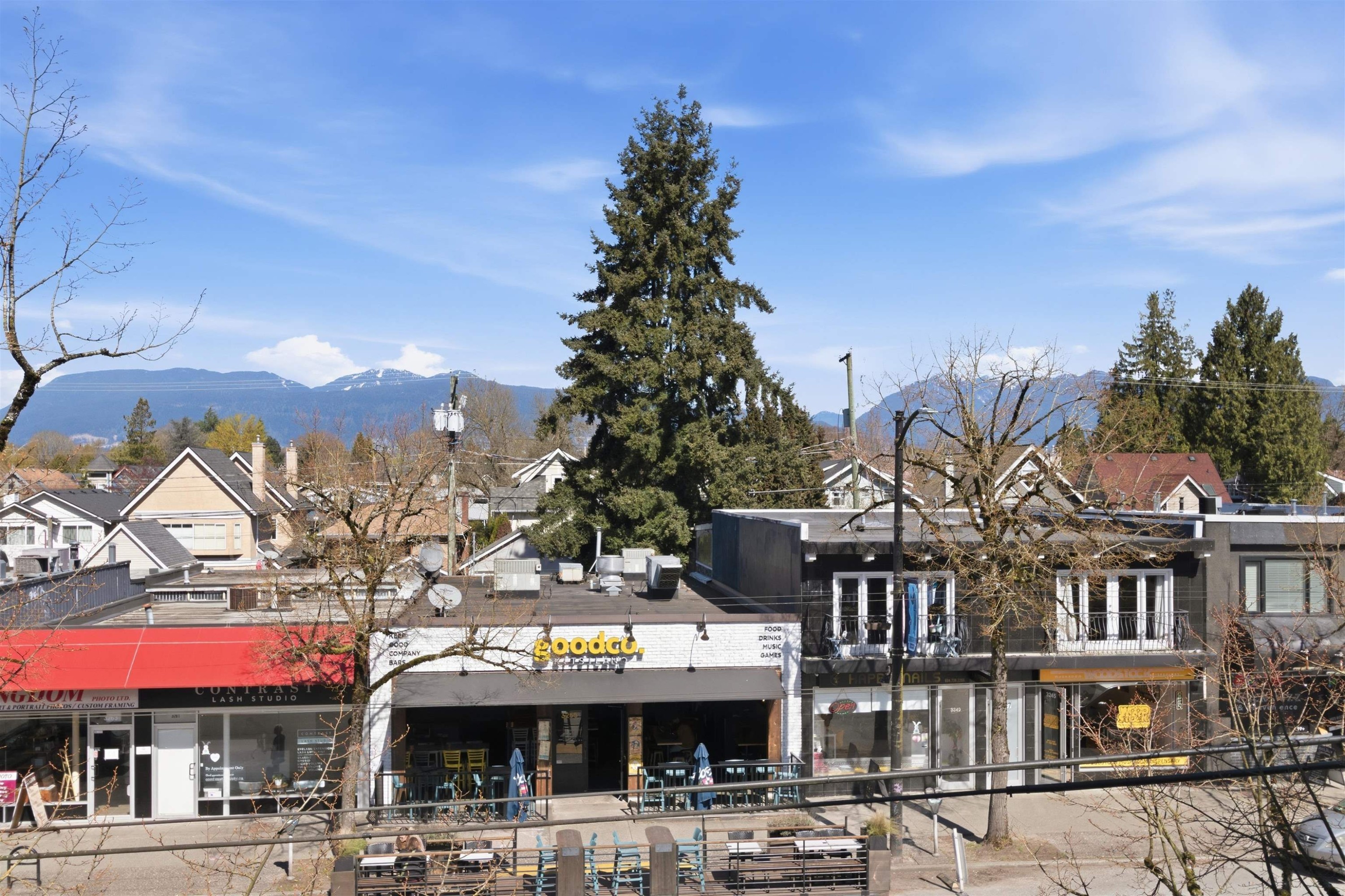 211-3250 Broadway W, Vancouver, BC
