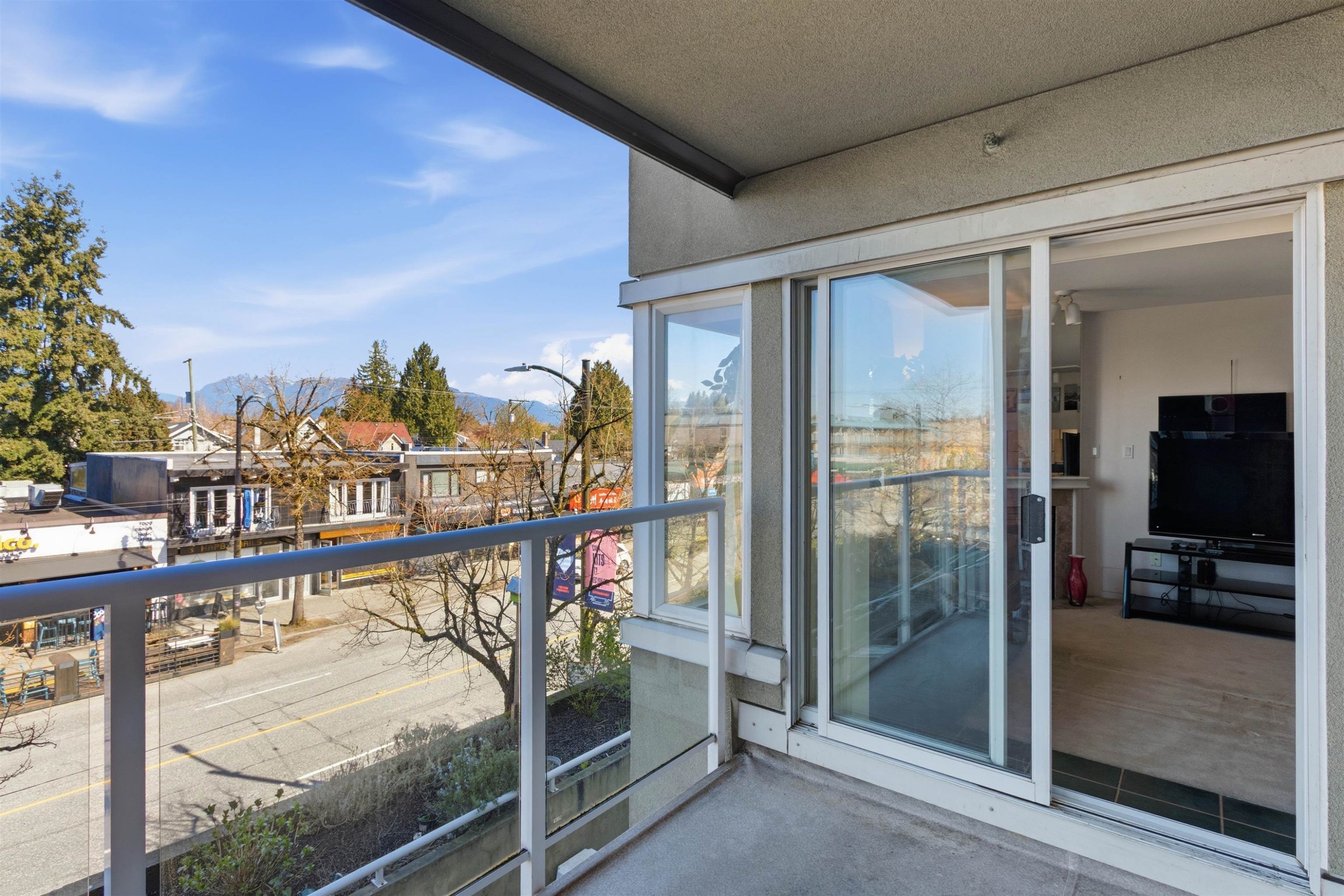 211-3250 Broadway W, Vancouver, BC