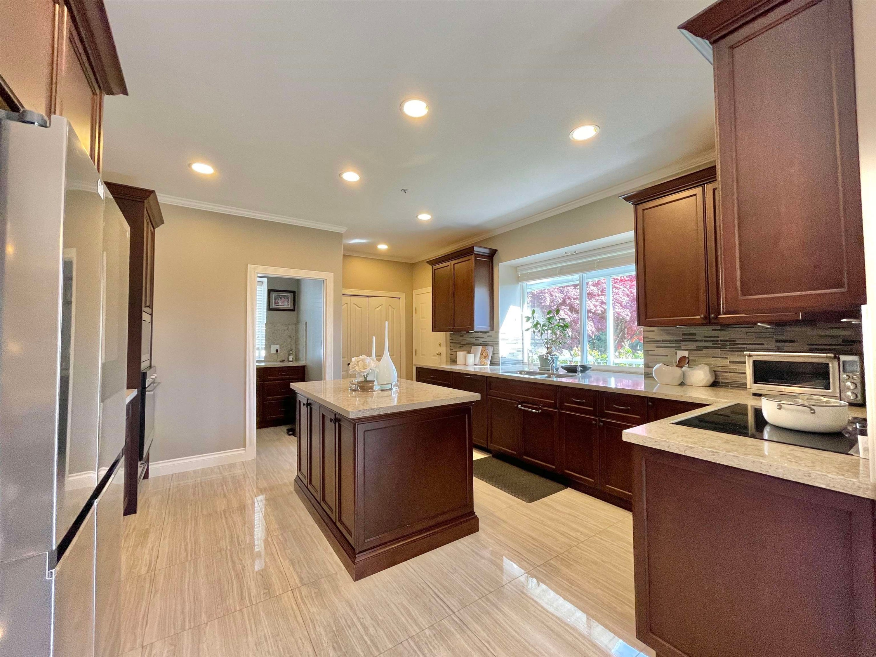 1120 58Th Avenue W, Vancouver, BC