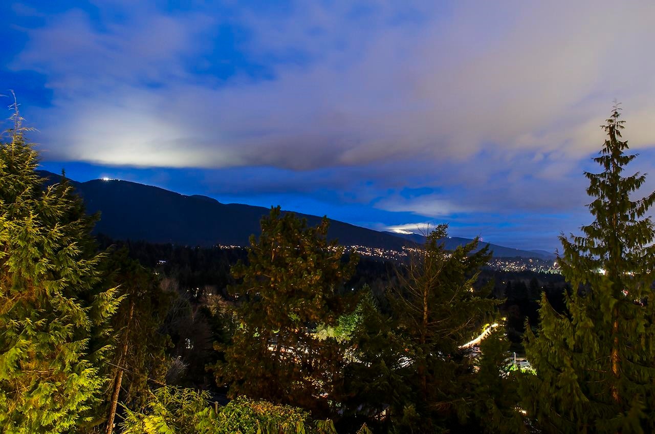 817 Younette Drive, West Vancouver, BC