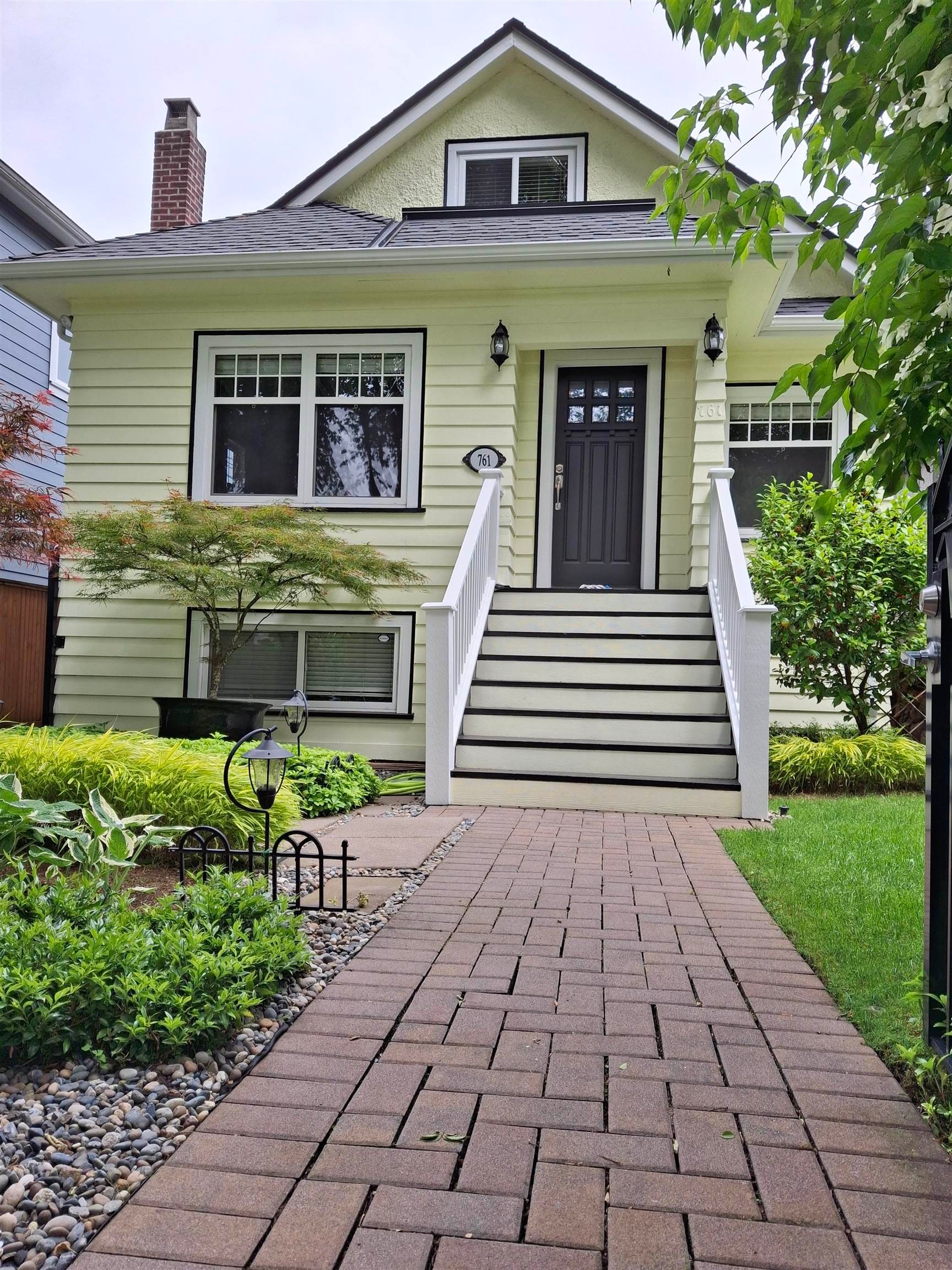 761 26Th Avenue W, Vancouver, BC