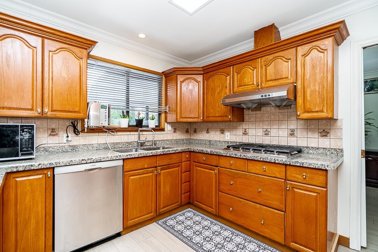 1650 Rochester Avenue, Coquitlam, BC