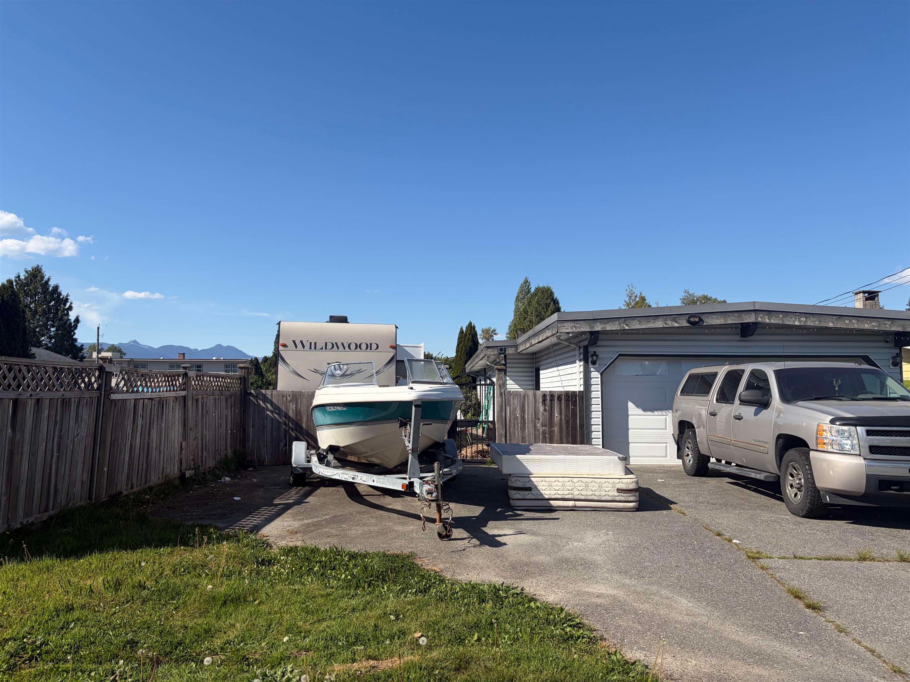 22621 Brown Avenue, Maple Ridge, BC - Outdoor
