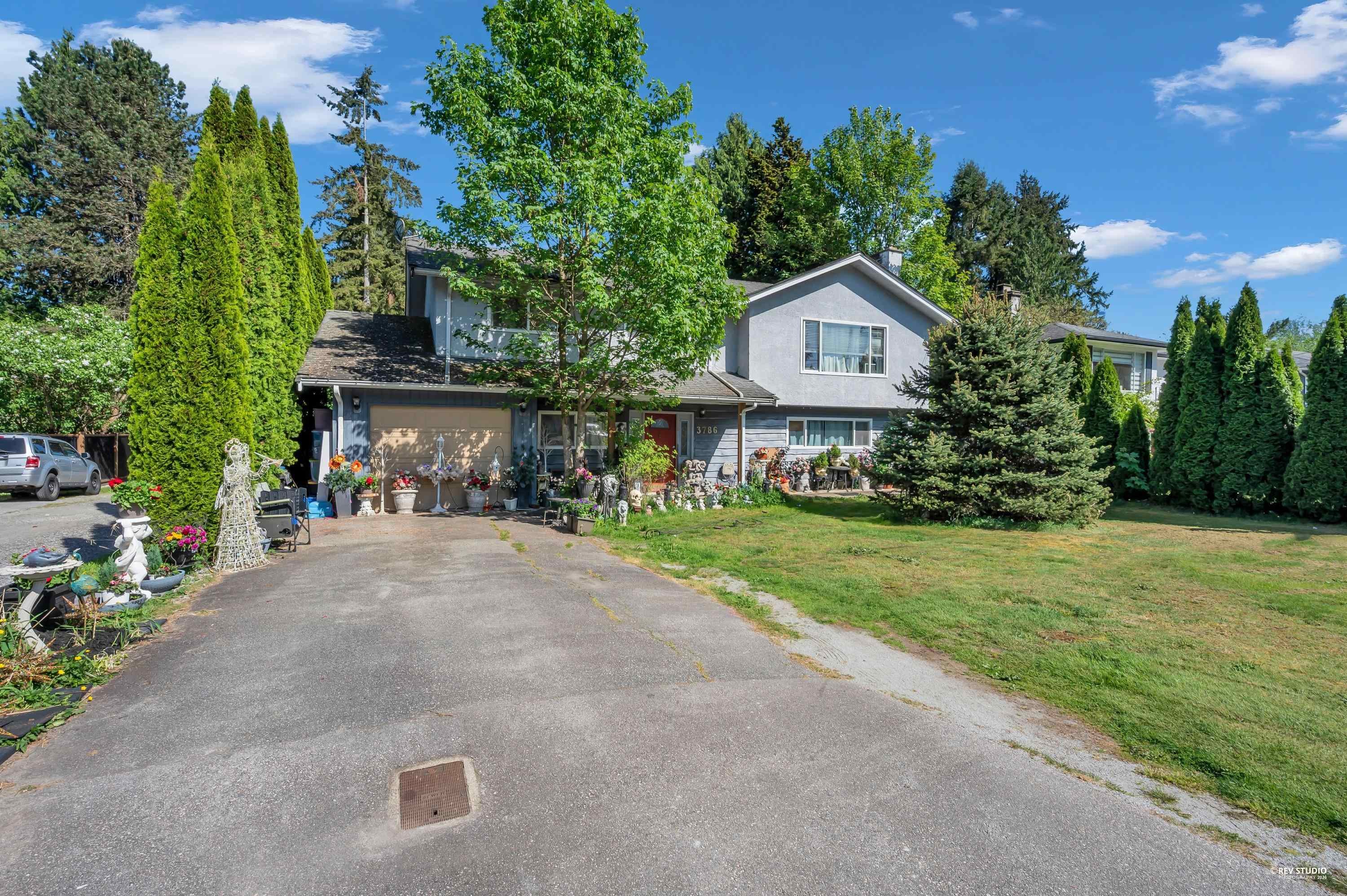 3786 Killarney Street, Port Coquitlam, BC - Outdoor