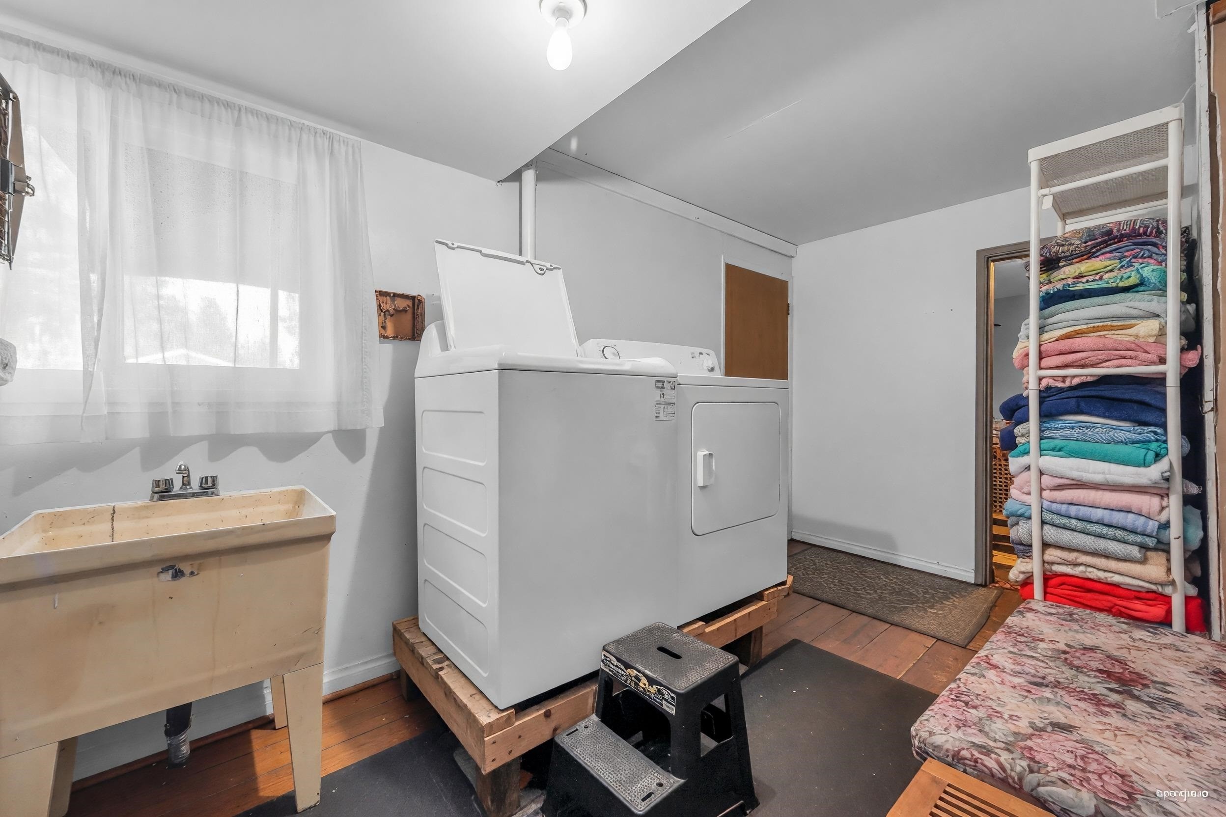 3786 Killarney Street, Port Coquitlam, BC - Indoor