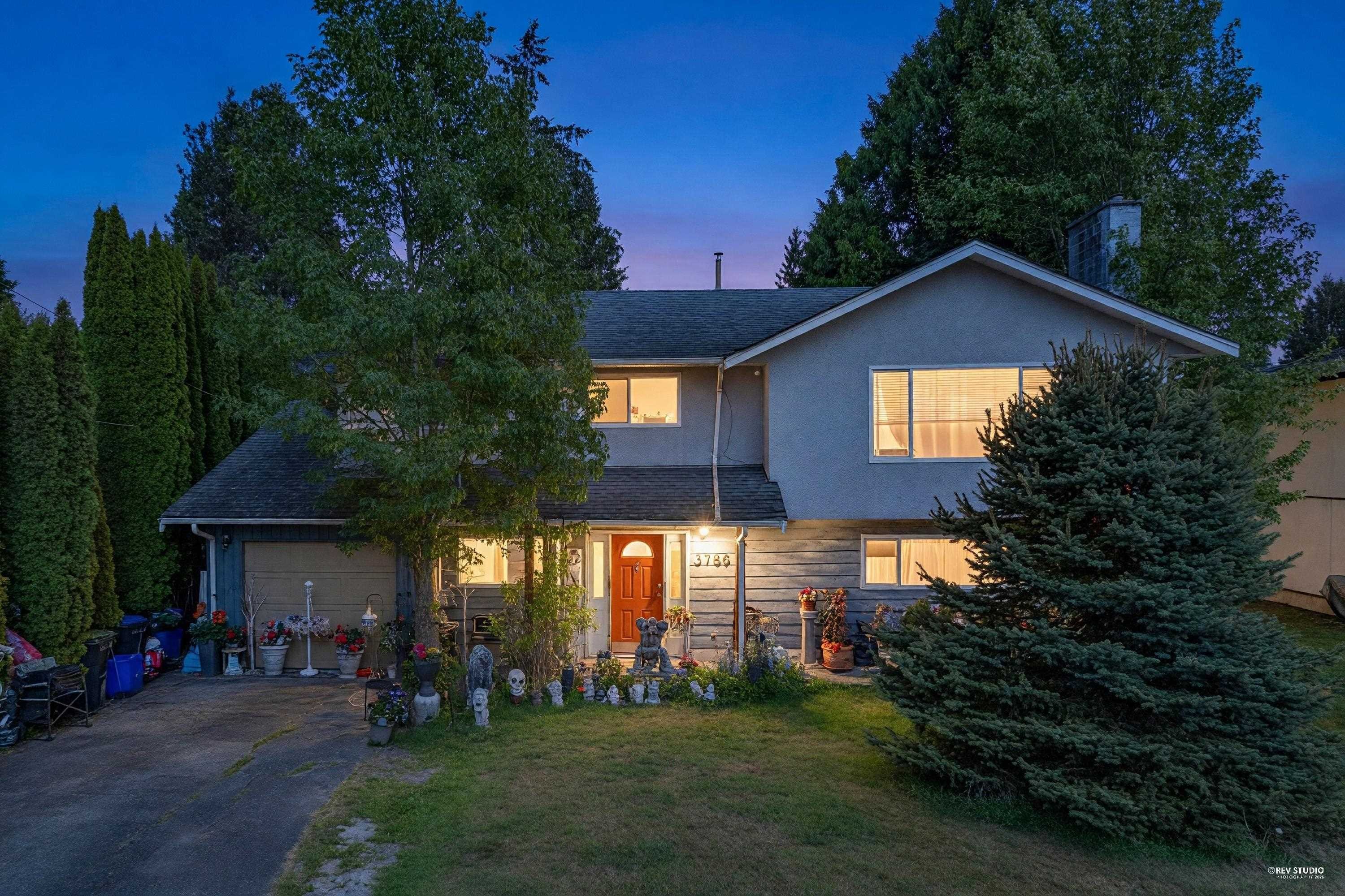 3786 Killarney Street, Port Coquitlam, BC - Outdoor