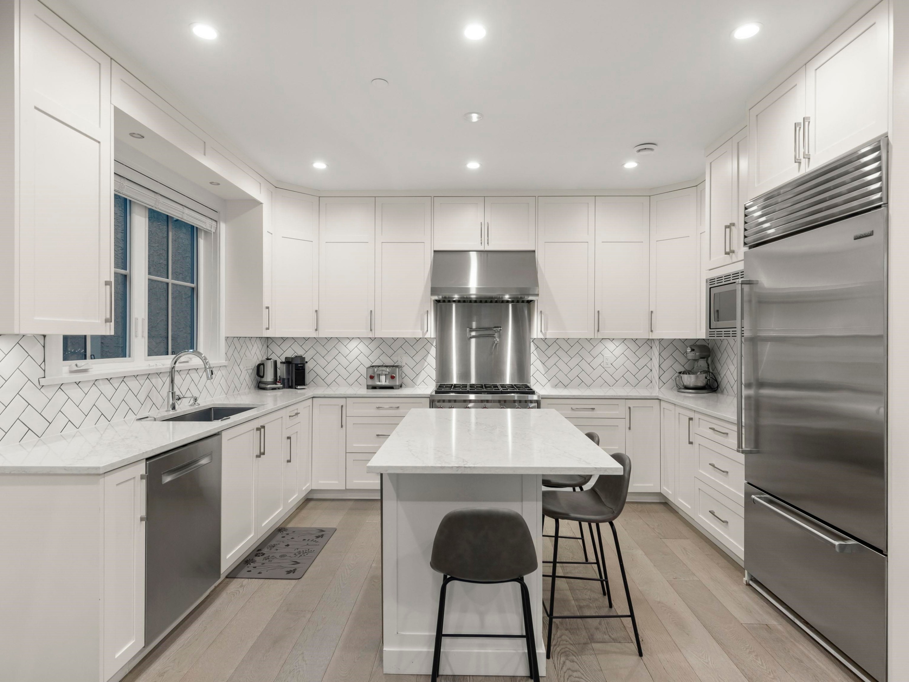 554 10Th Avenue E, Vancouver, BC