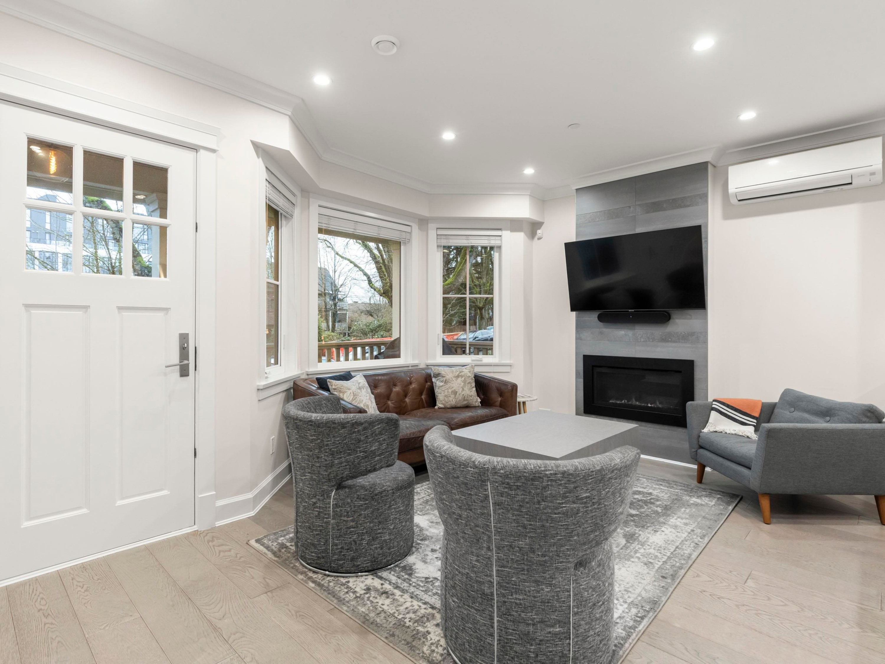 554 10Th Avenue E, Vancouver, BC