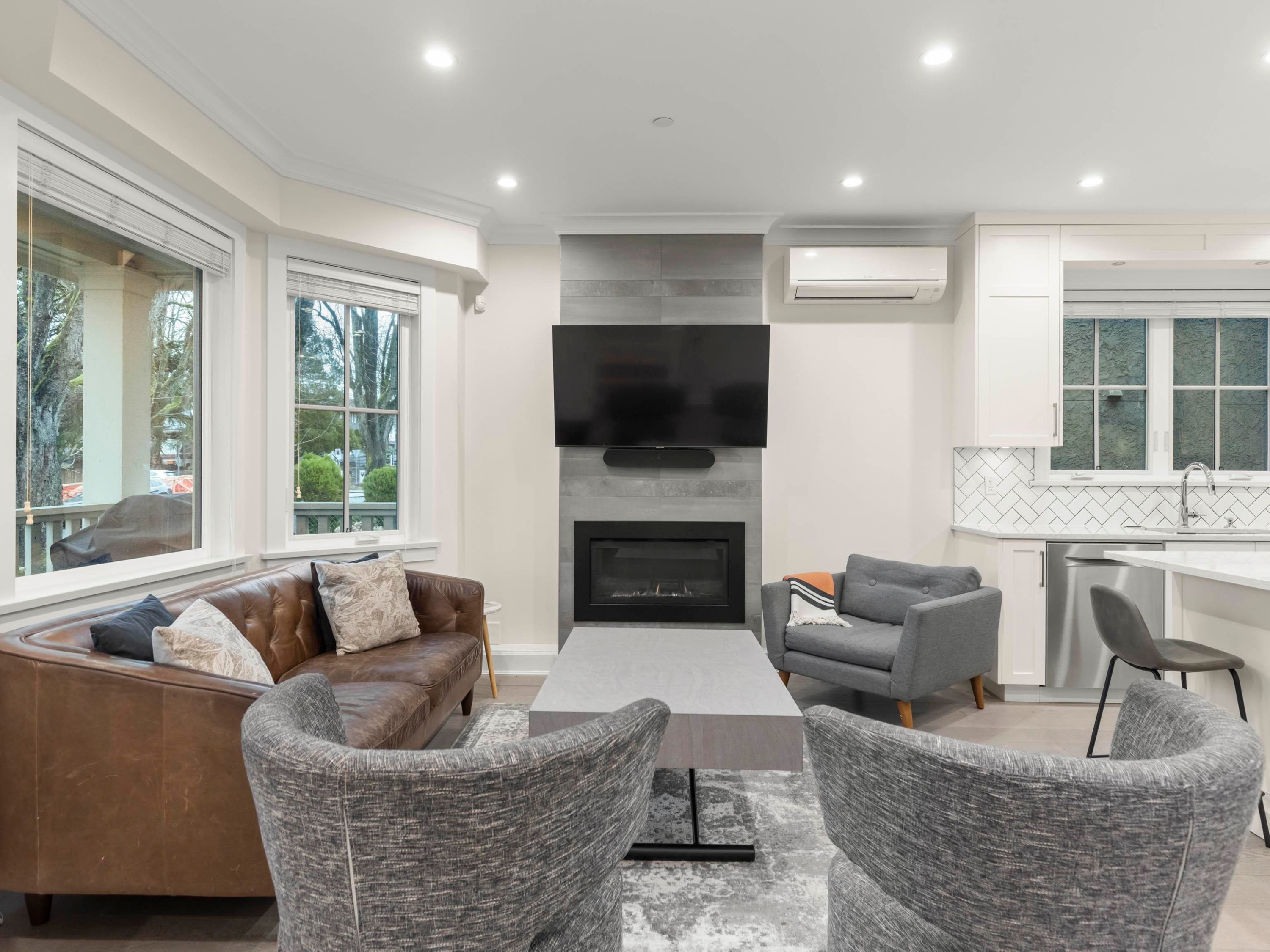 554 10Th Avenue E, Vancouver, BC