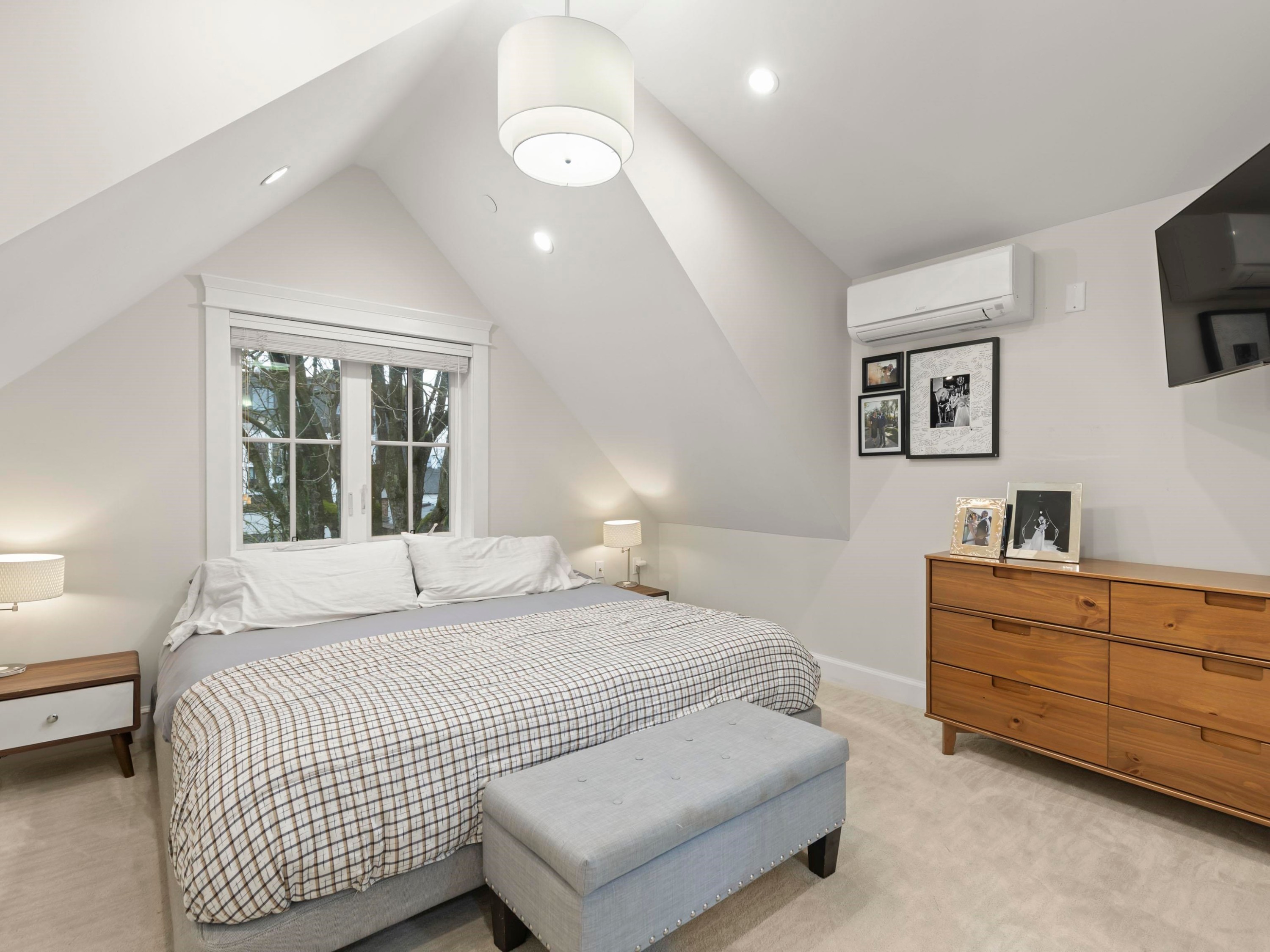 554 10Th Avenue E, Vancouver, BC