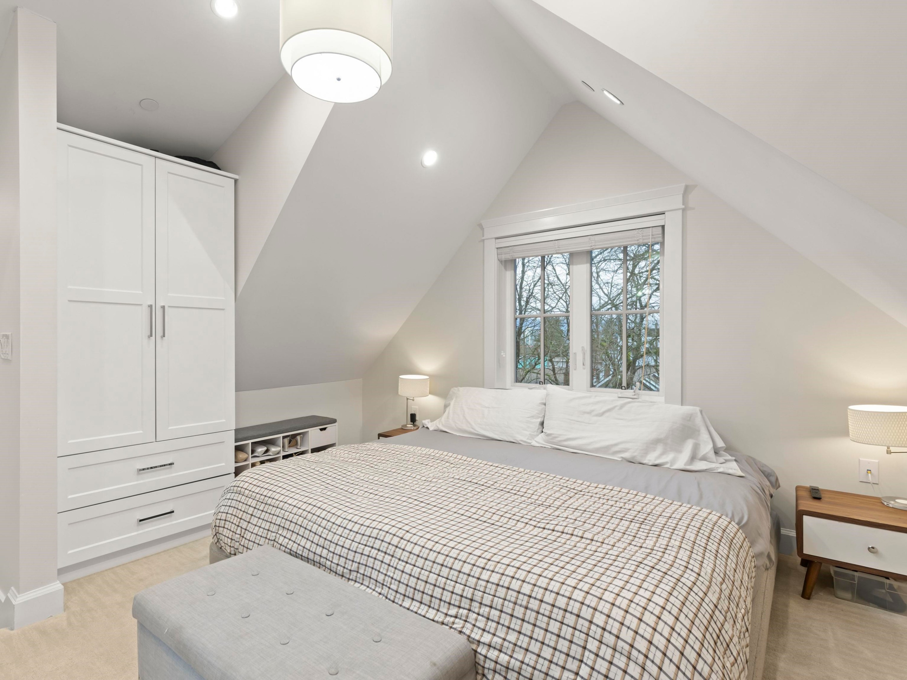 554 10Th Avenue E, Vancouver, BC