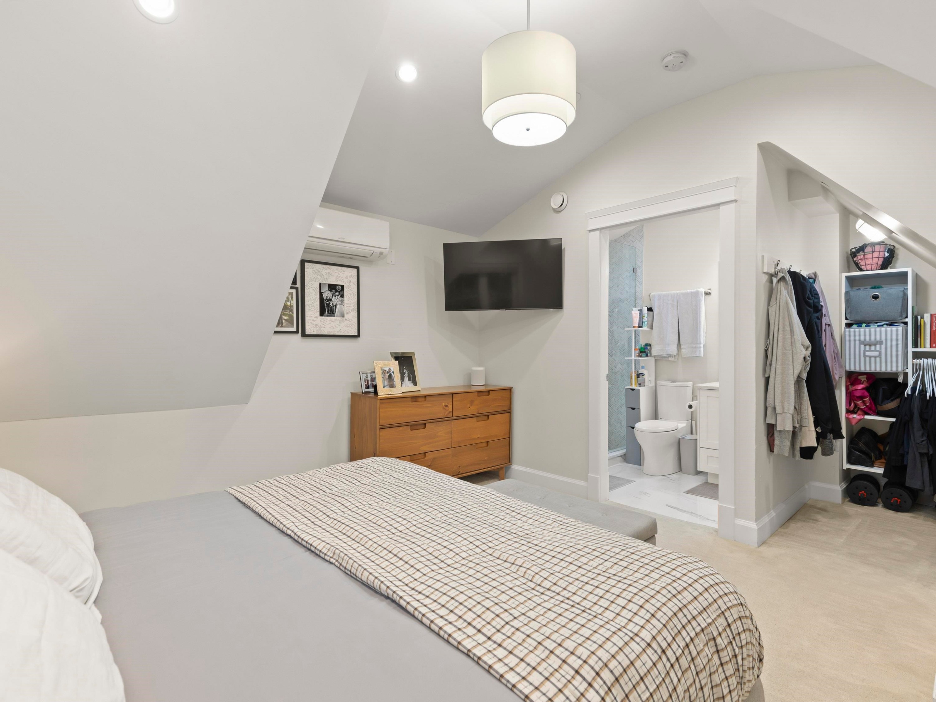 554 10Th Avenue E, Vancouver, BC
