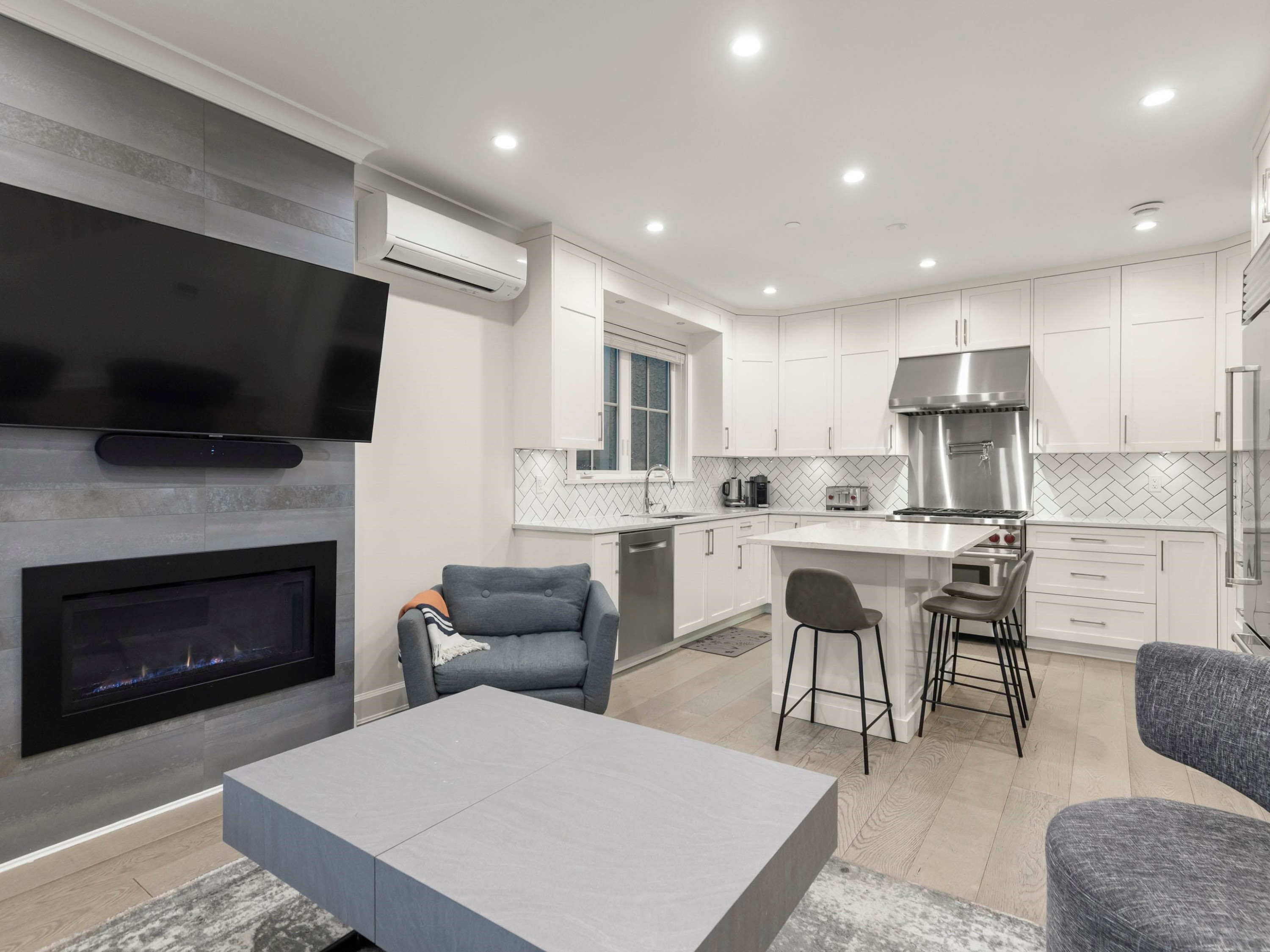 554 10Th Avenue E, Vancouver, BC