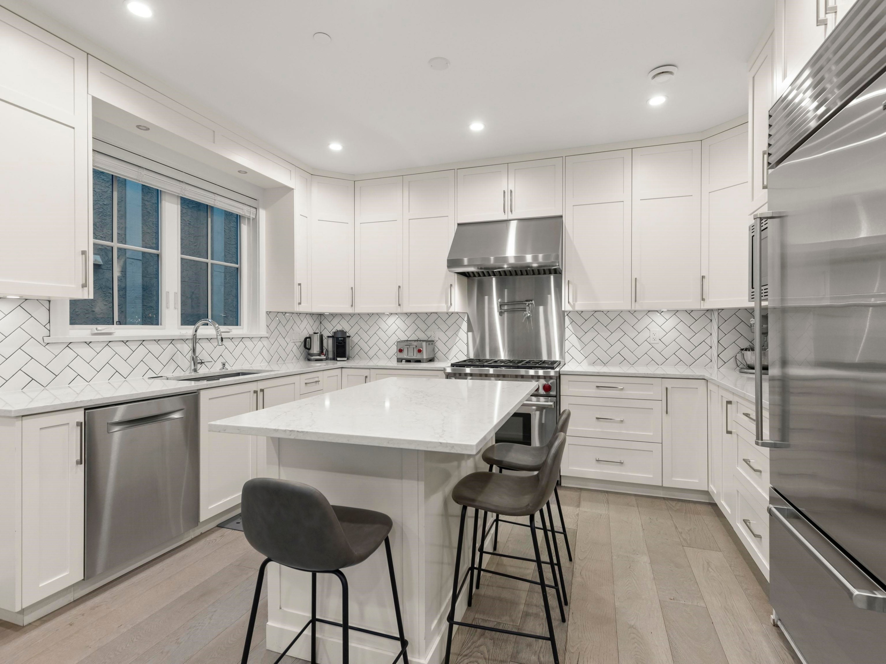 554 10Th Avenue E, Vancouver, BC