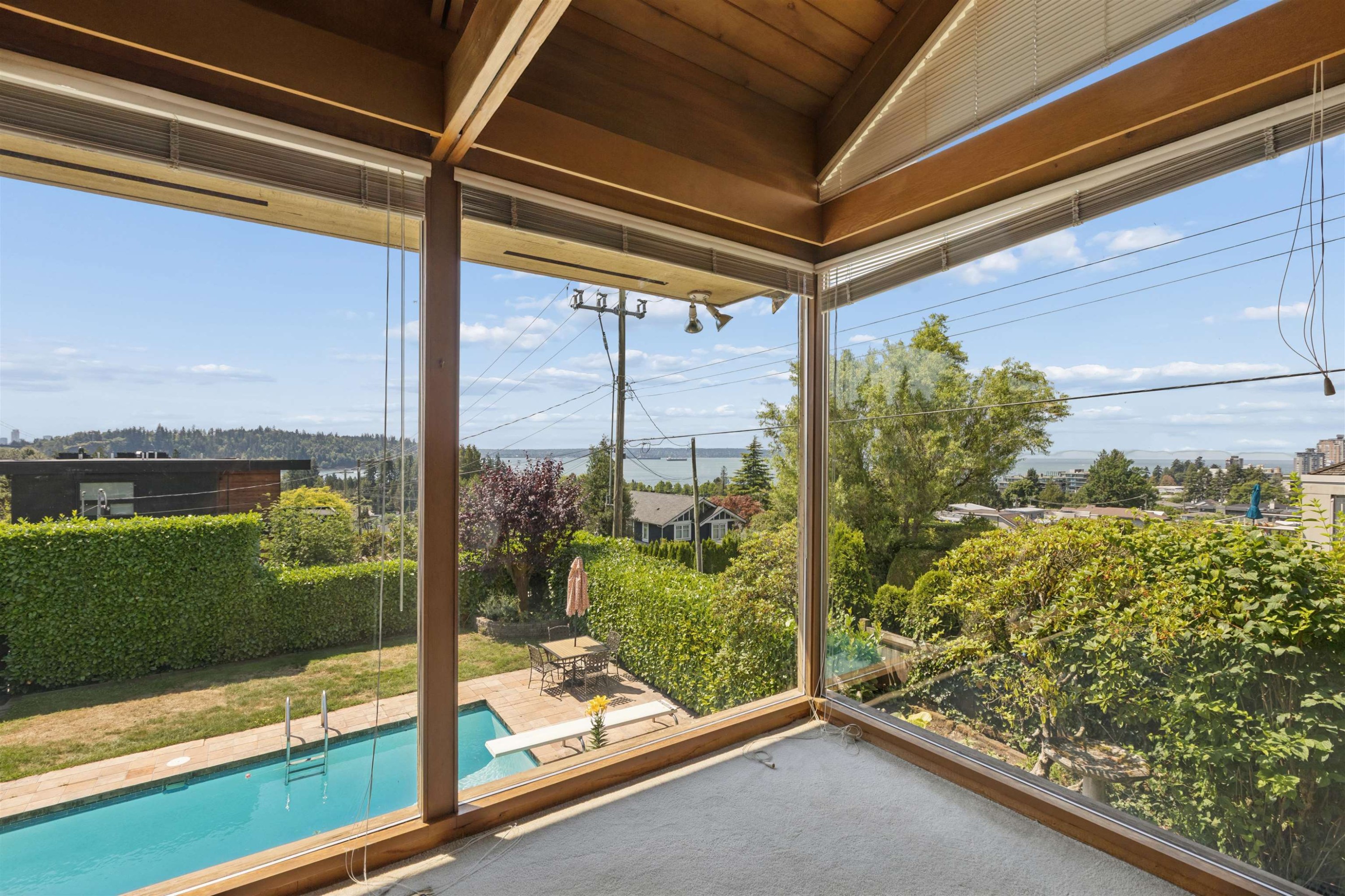 1092 Duchess Avenue, West Vancouver, BC
