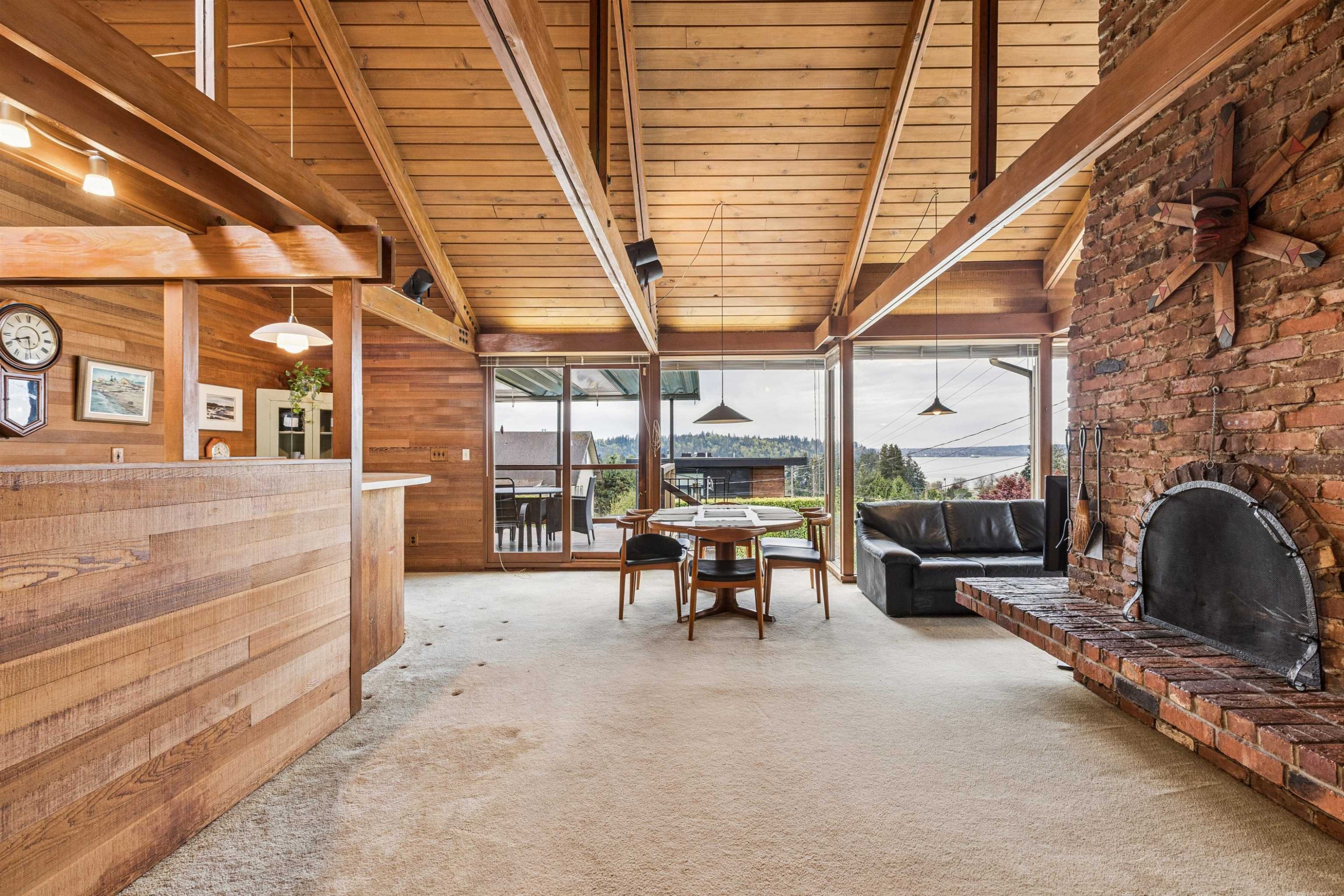 1092 Duchess Avenue, West Vancouver, BC