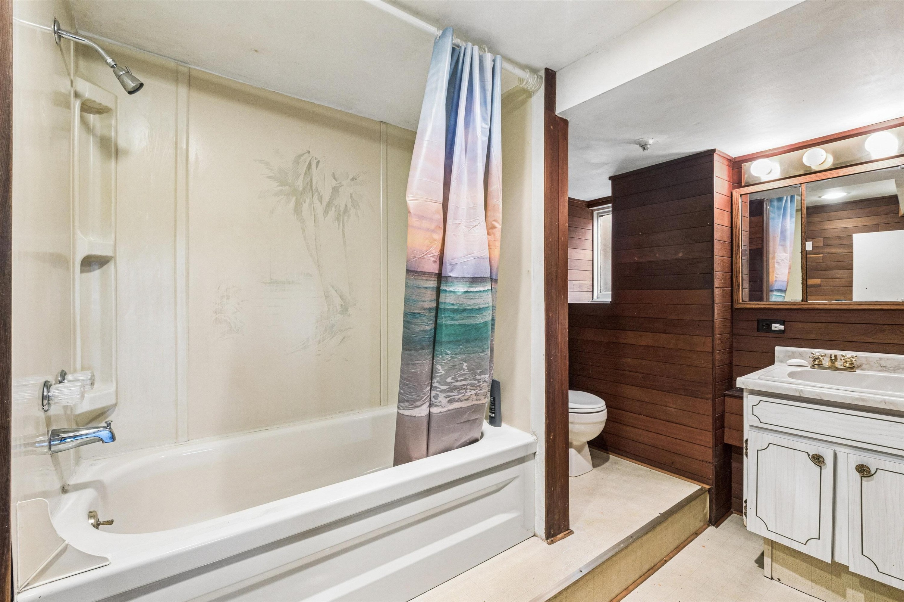 1092 Duchess Avenue, West Vancouver, BC
