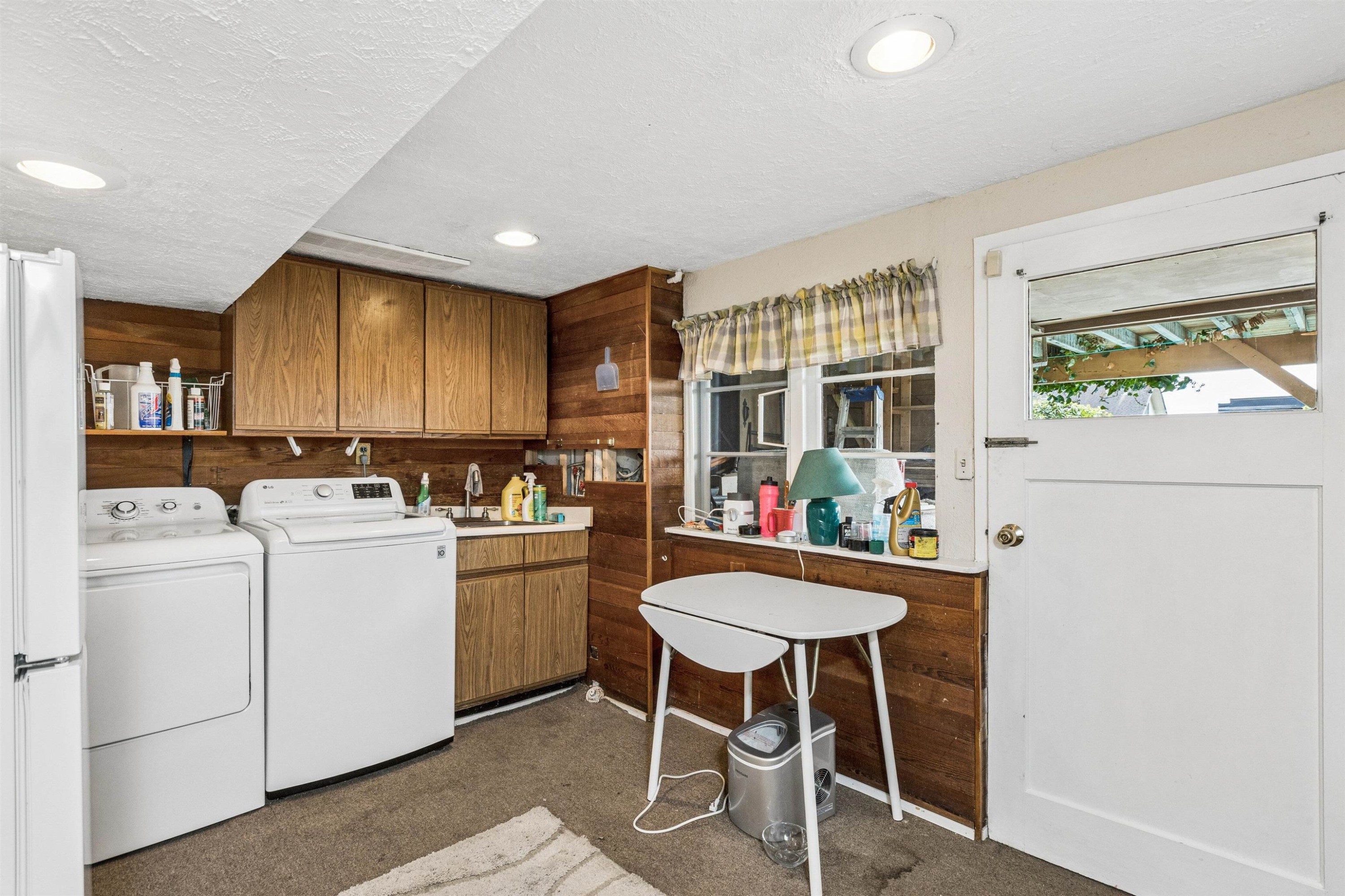 1092 Duchess Avenue, West Vancouver, BC