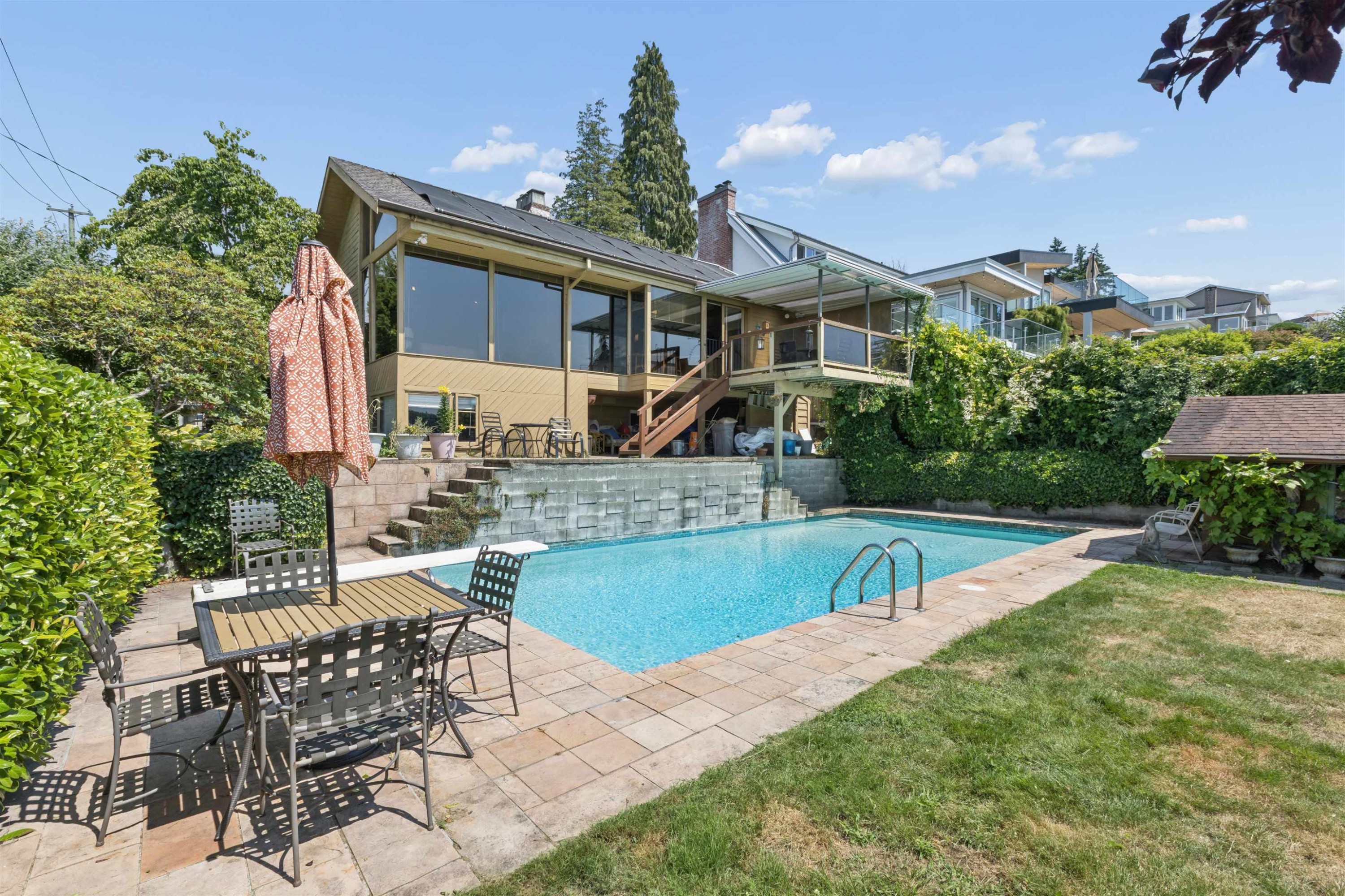 1092 Duchess Avenue, West Vancouver, BC