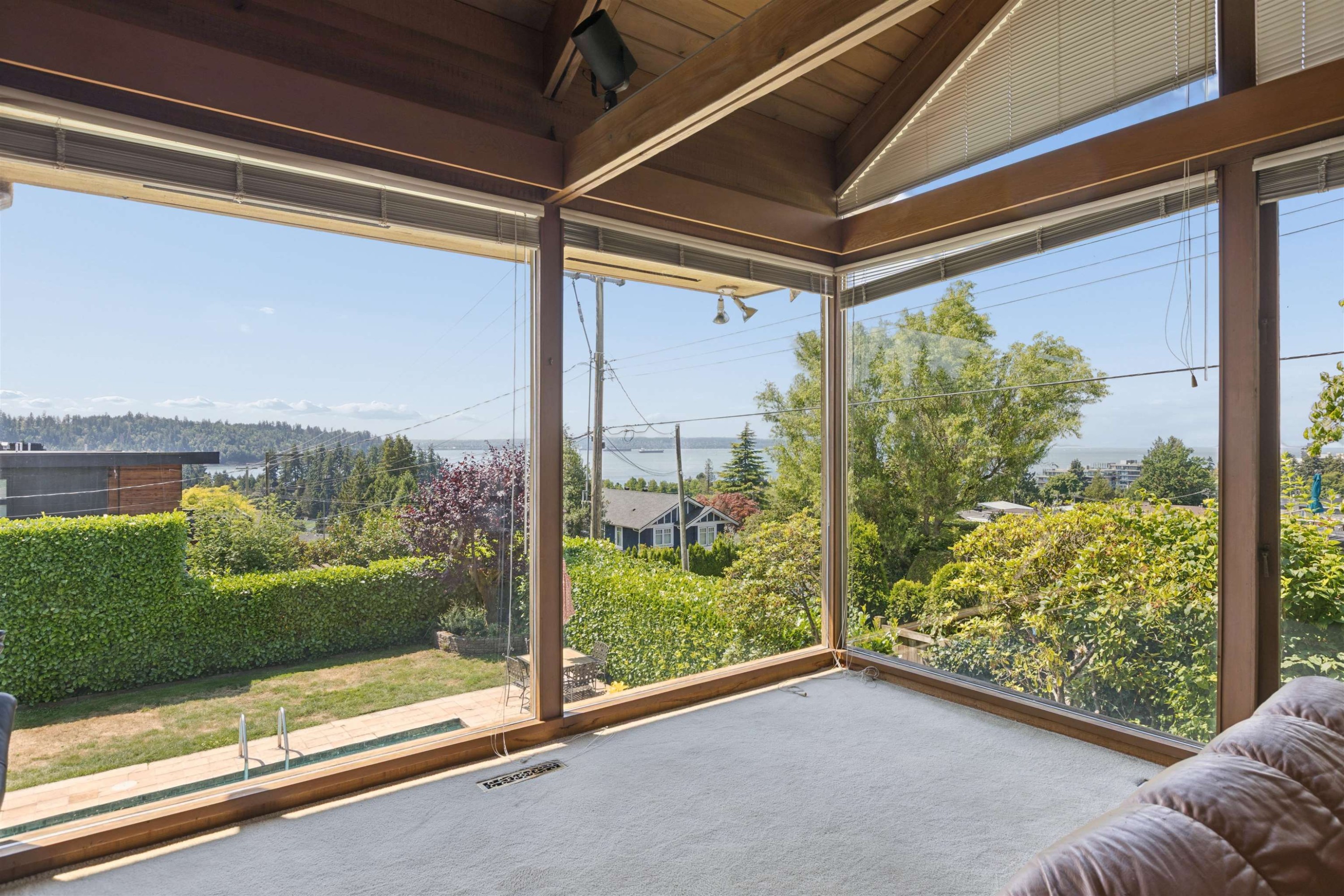 1092 Duchess Avenue, West Vancouver, BC