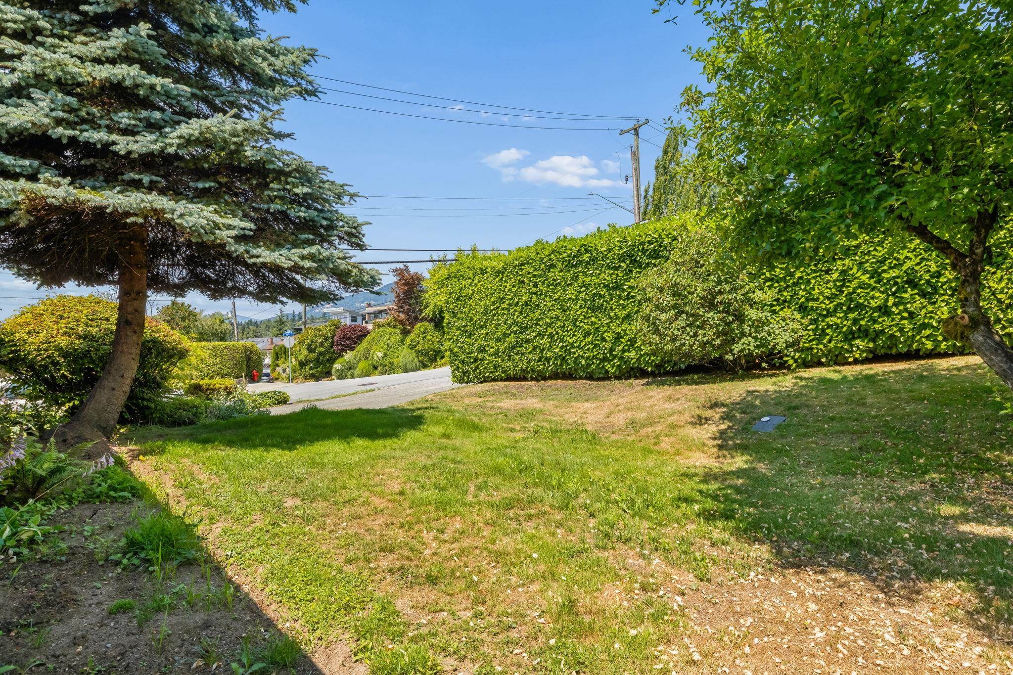 1092 Duchess Avenue, West Vancouver, BC