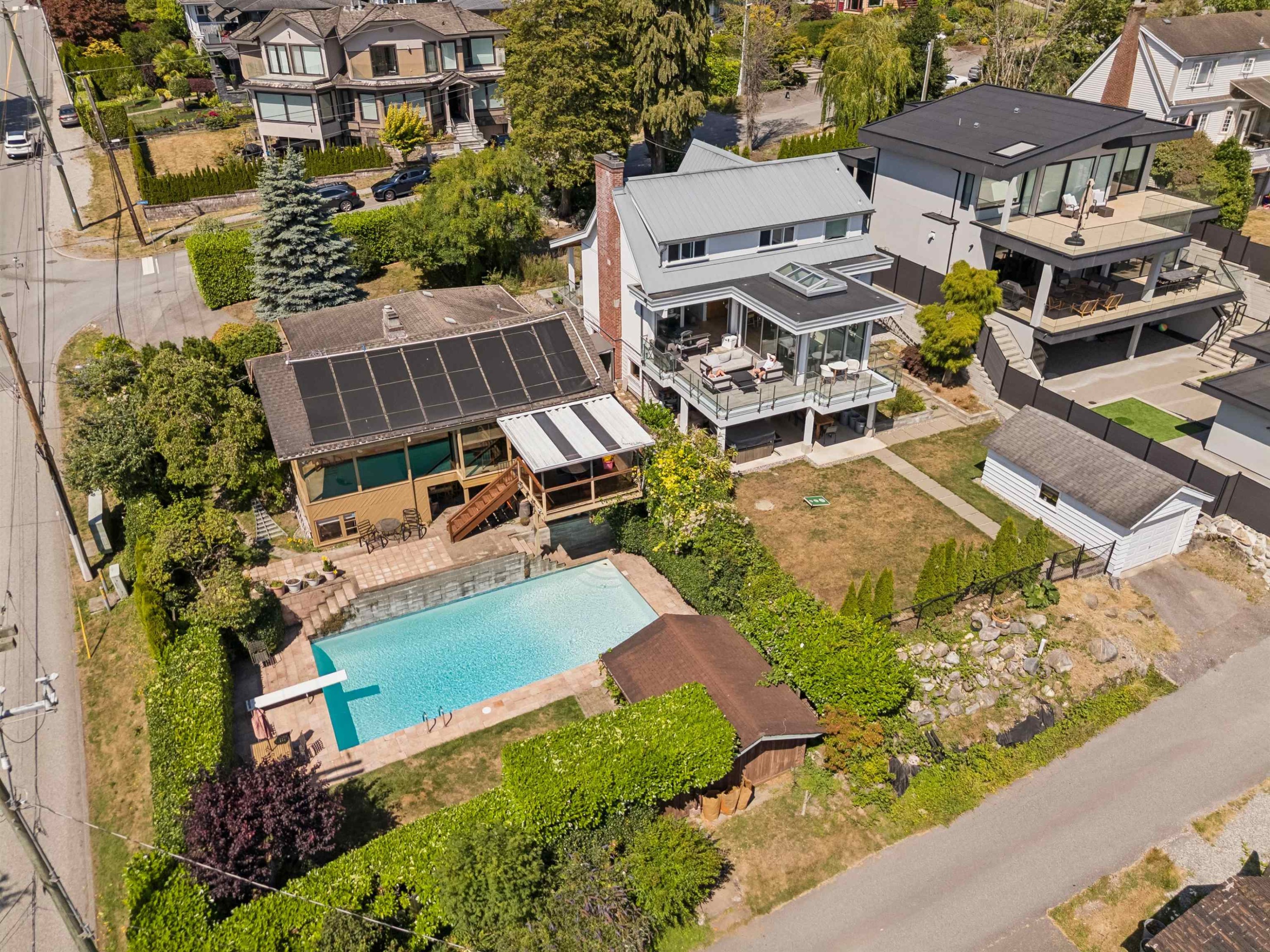 1092 Duchess Avenue, West Vancouver, BC
