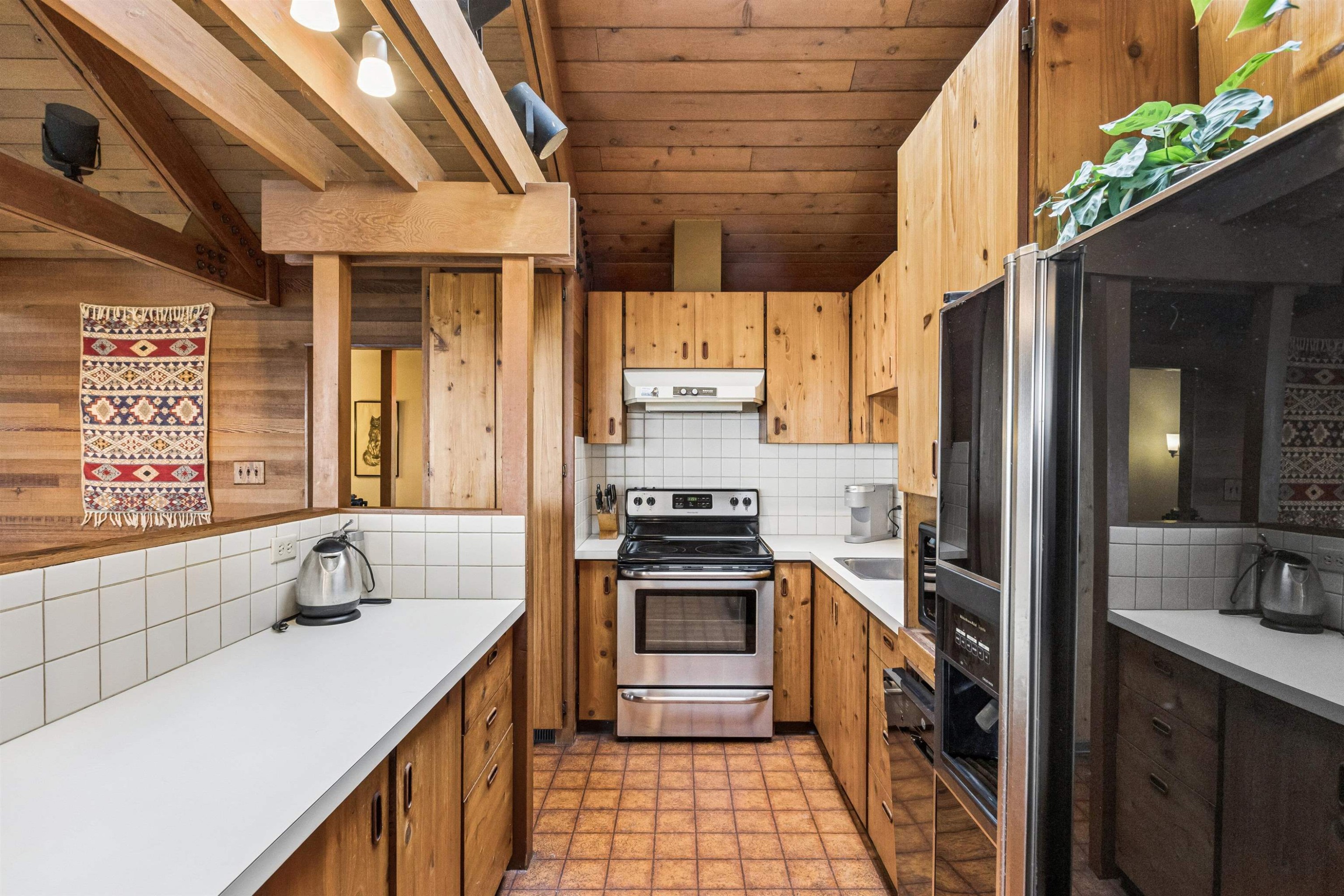1092 Duchess Avenue, West Vancouver, BC