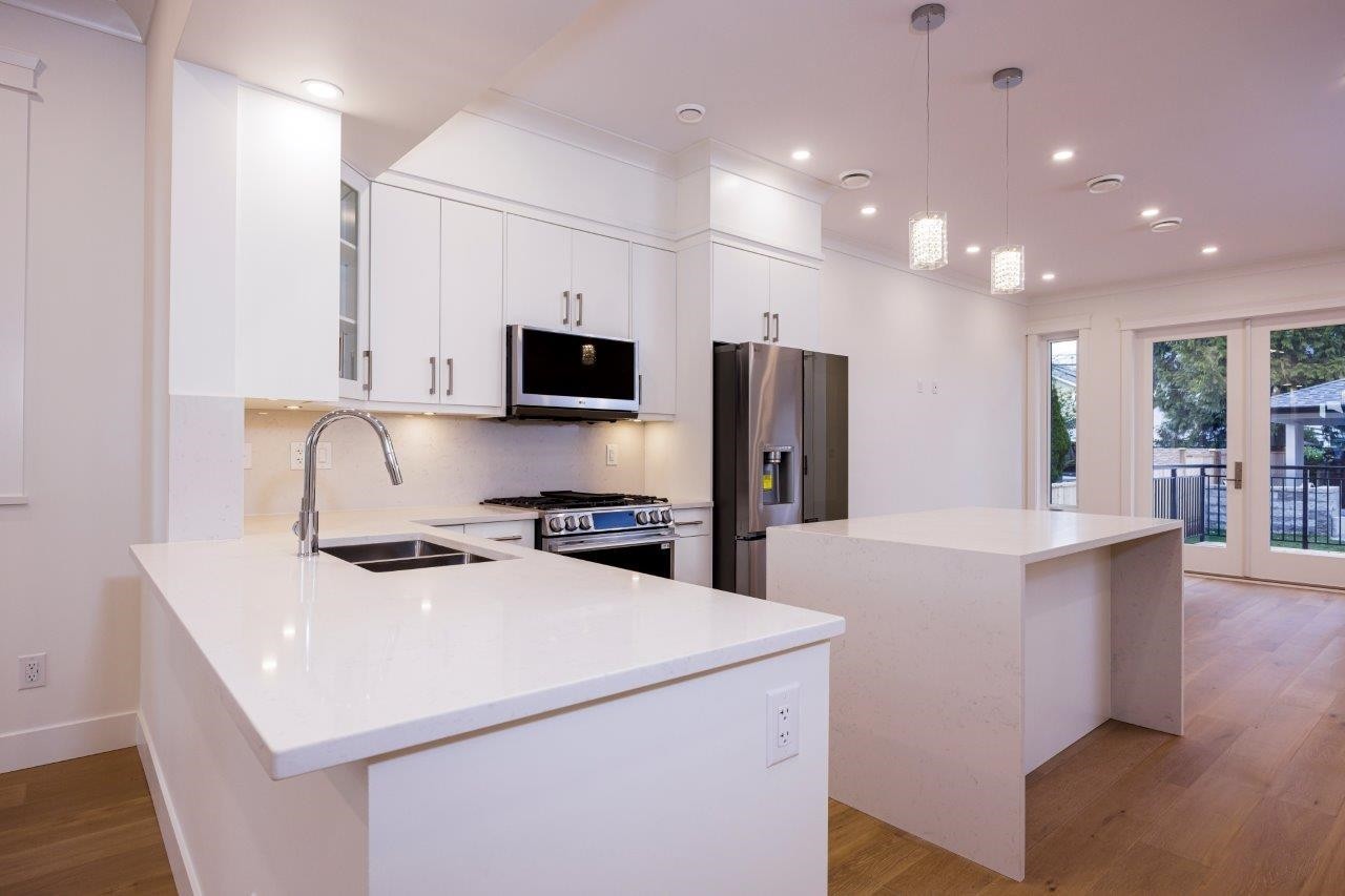 254 18Th Street E, North Vancouver, BC