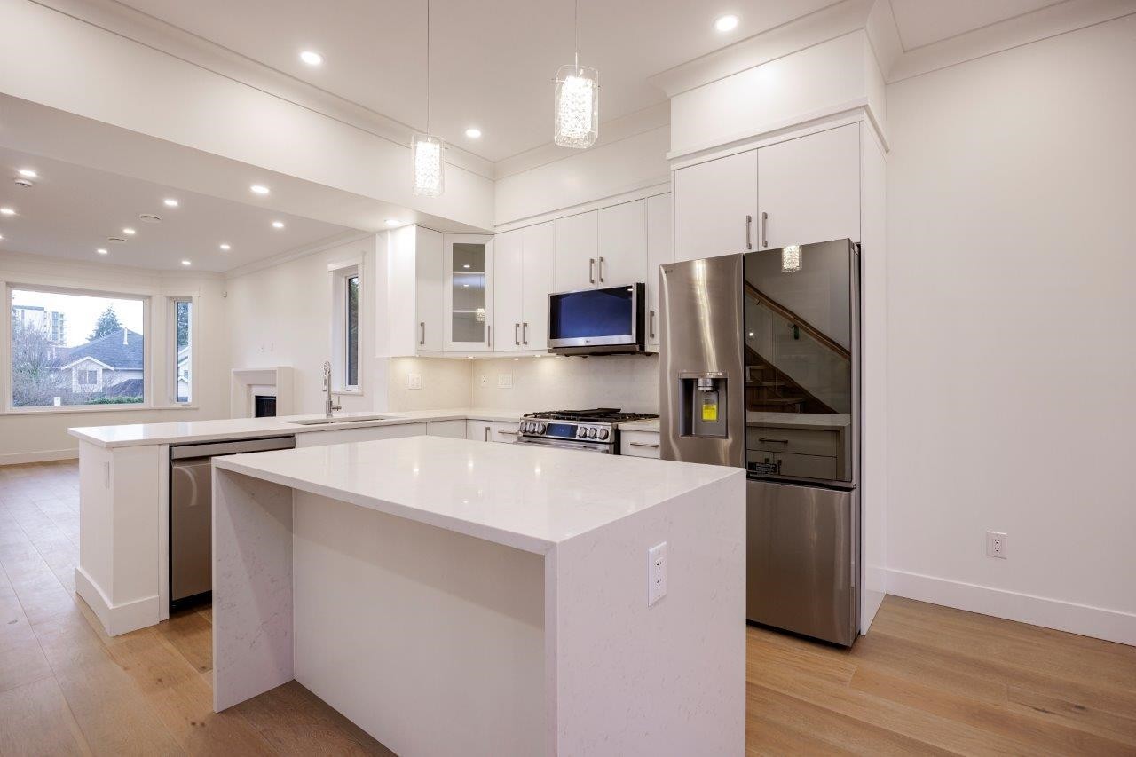 254 18Th Street E, North Vancouver, BC