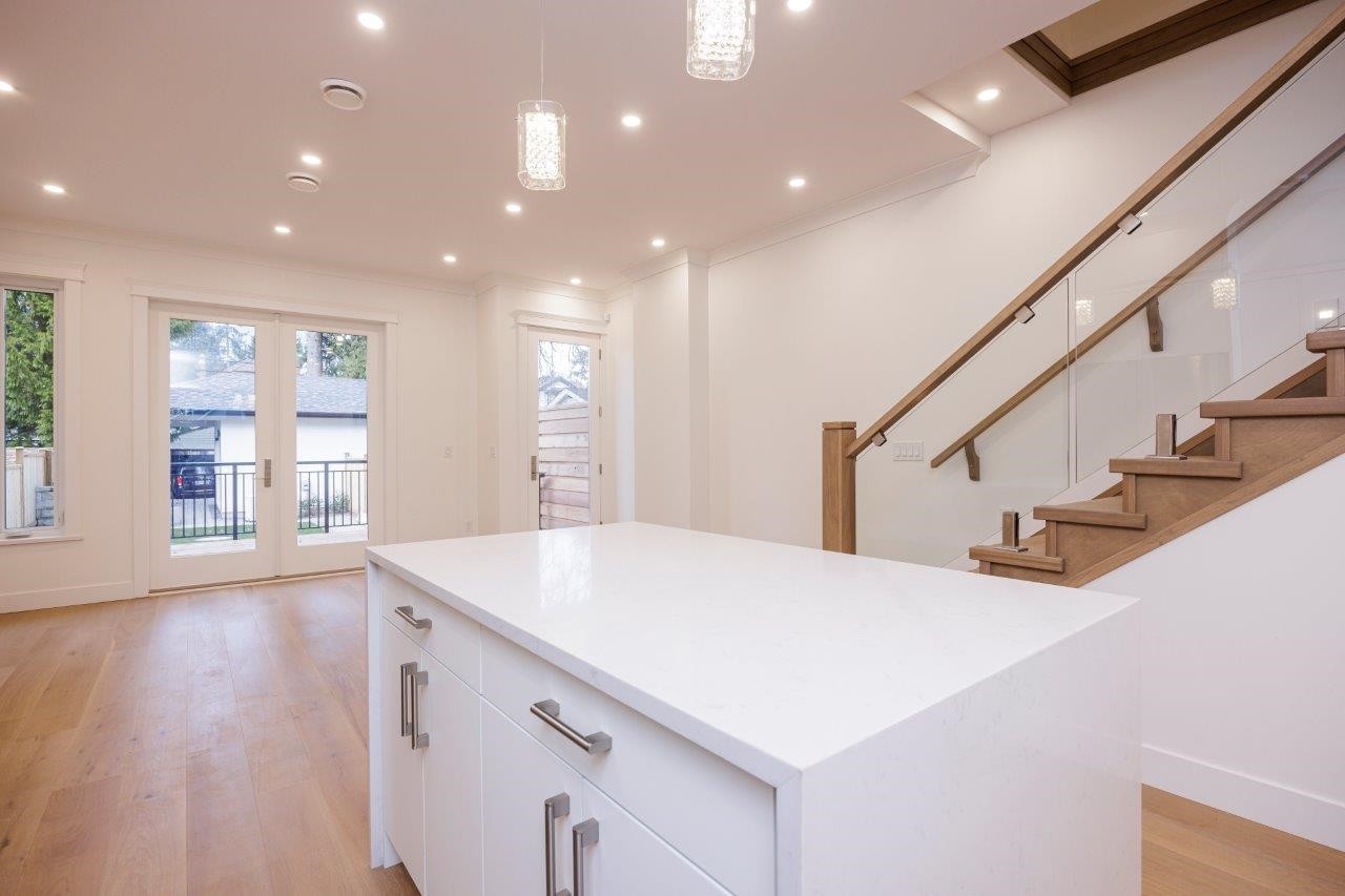 254 18Th Street E, North Vancouver, BC