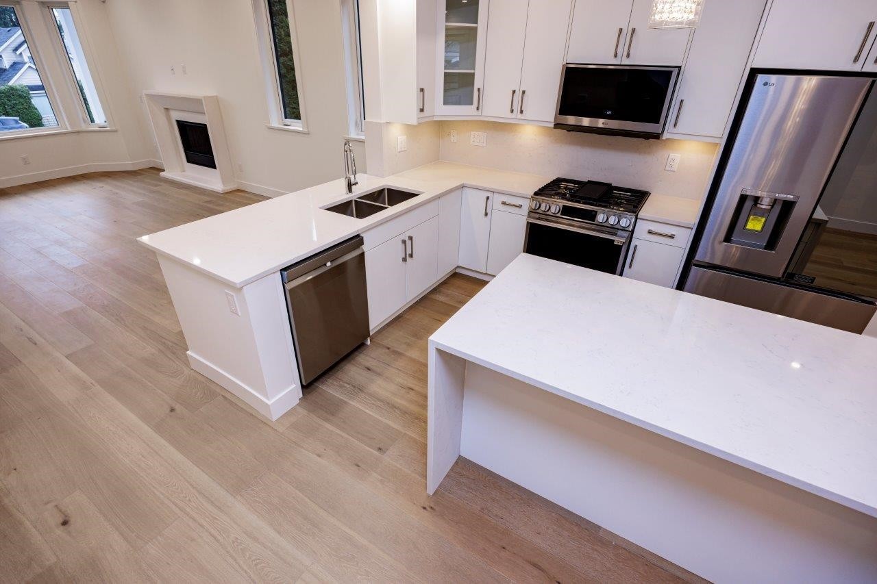 254 18Th Street E, North Vancouver, BC