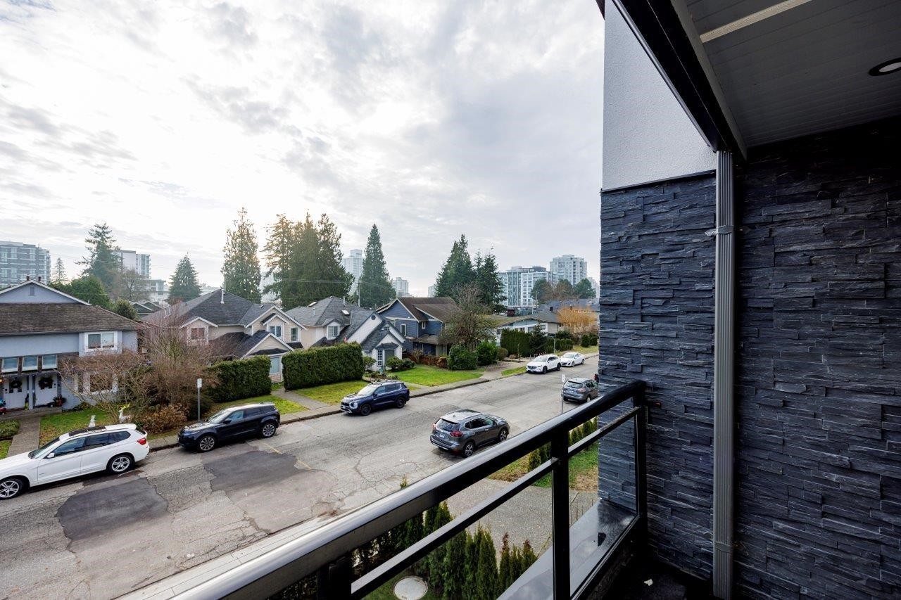 254 18Th Street E, North Vancouver, BC
