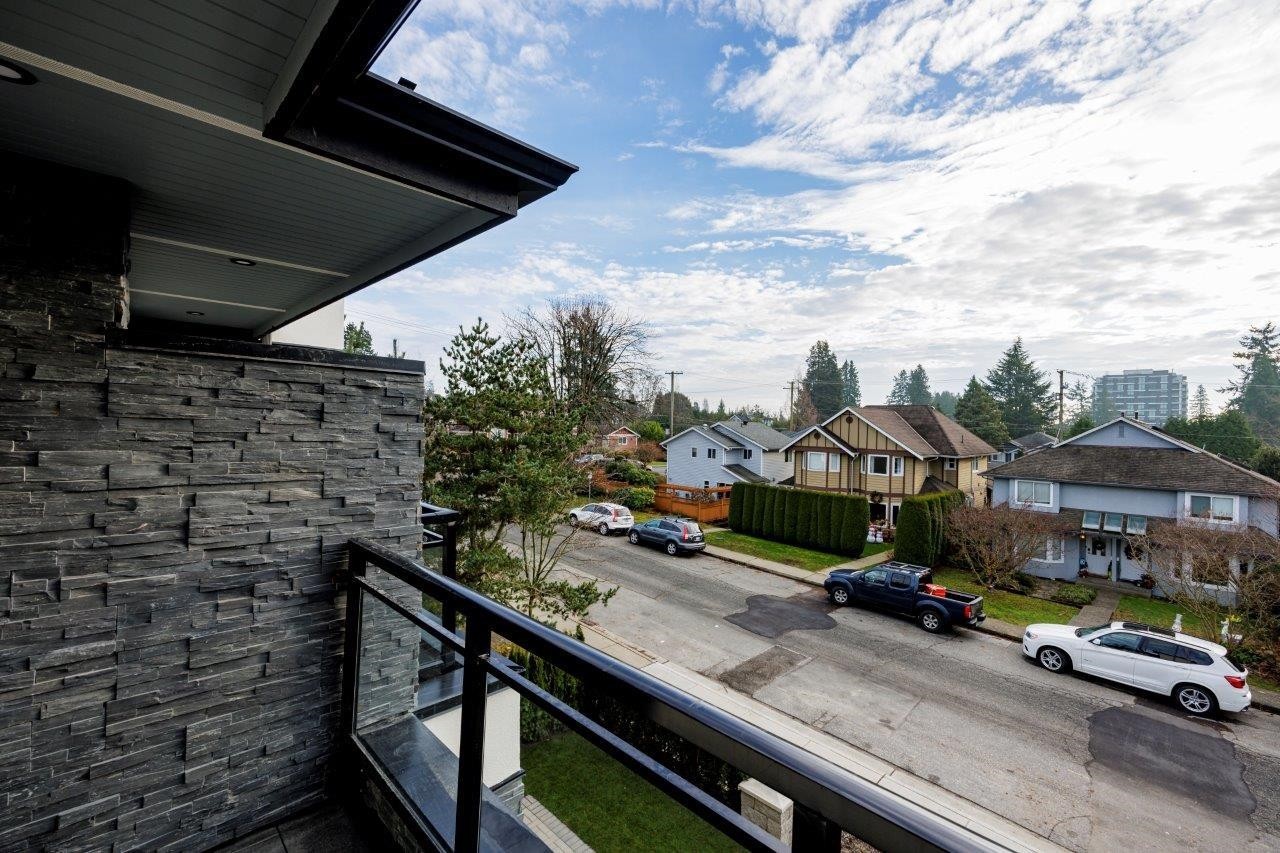 254 18Th Street E, North Vancouver, BC