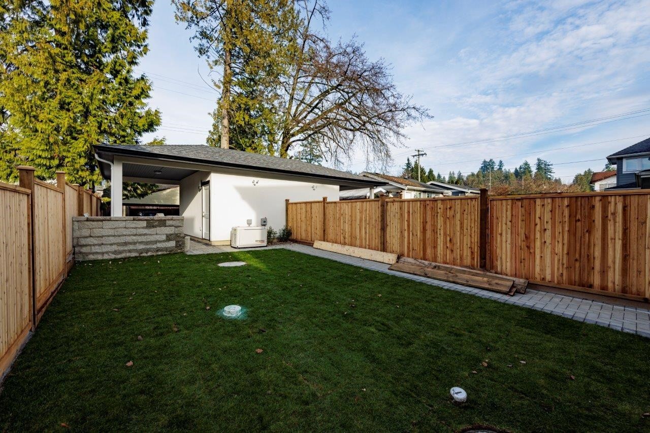 254 18Th Street E, North Vancouver, BC