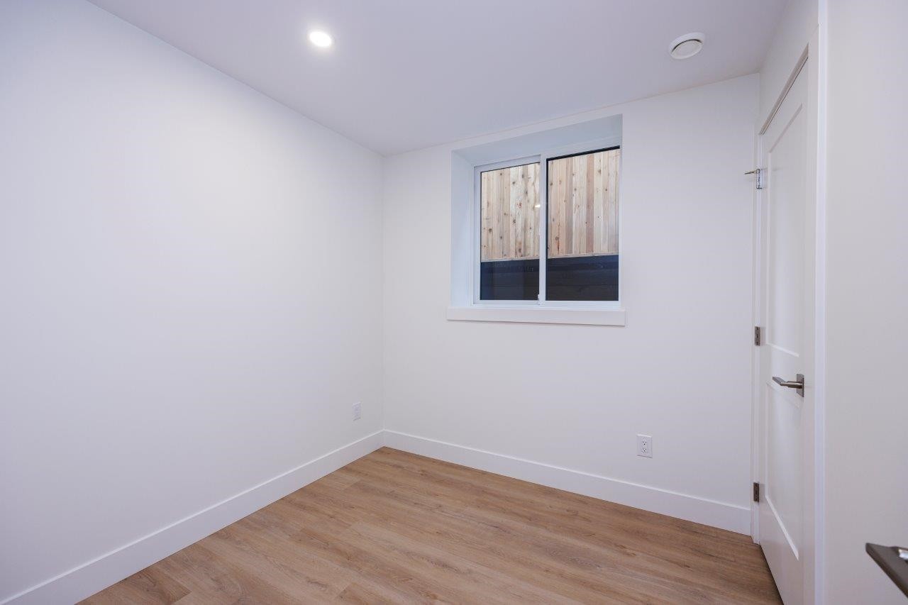 254 18Th Street E, North Vancouver, BC