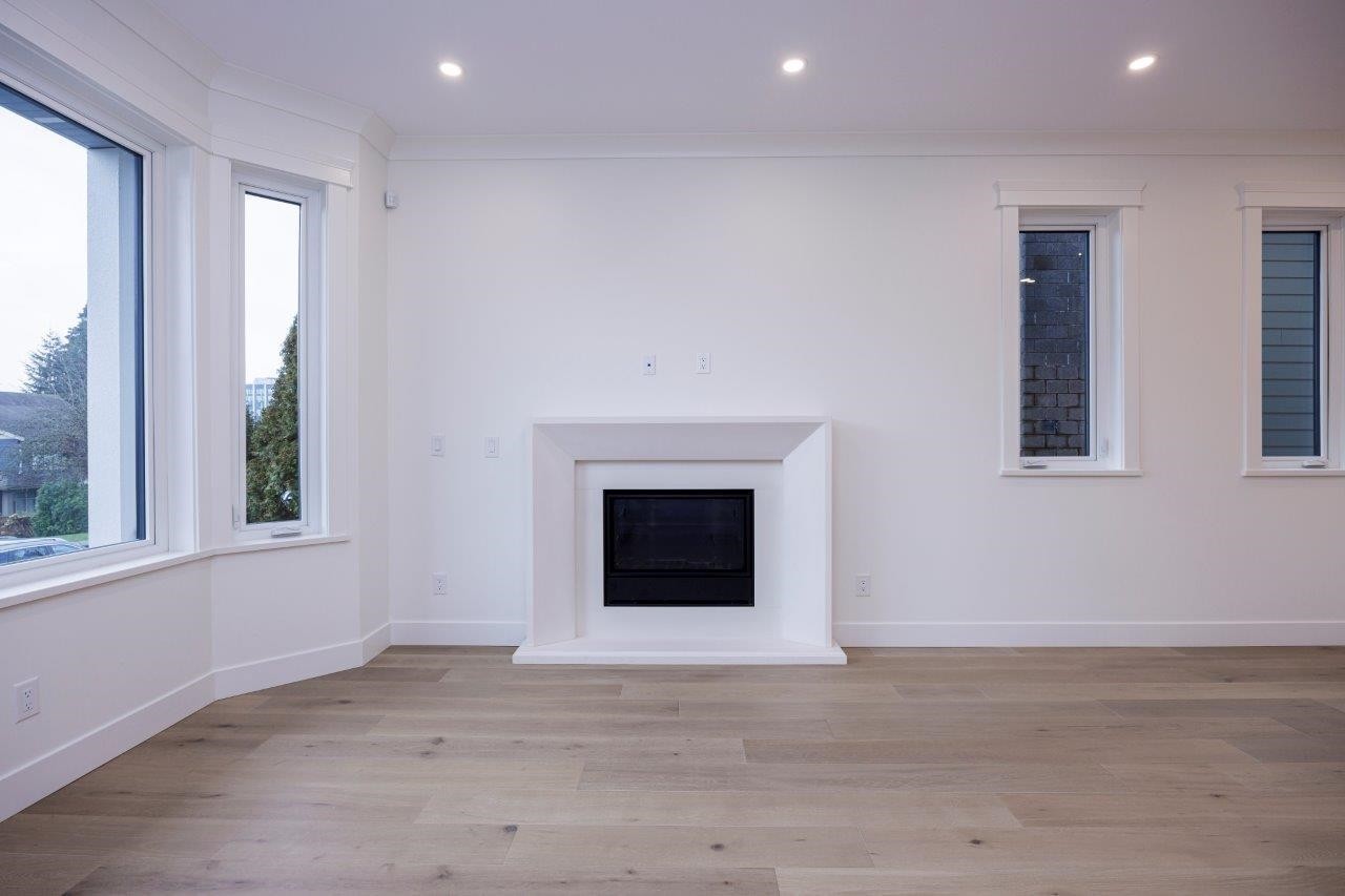 254 18Th Street E, North Vancouver, BC