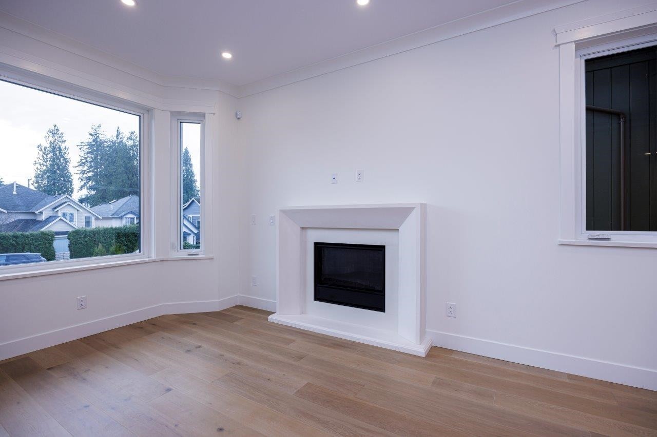 254 18Th Street E, North Vancouver, BC