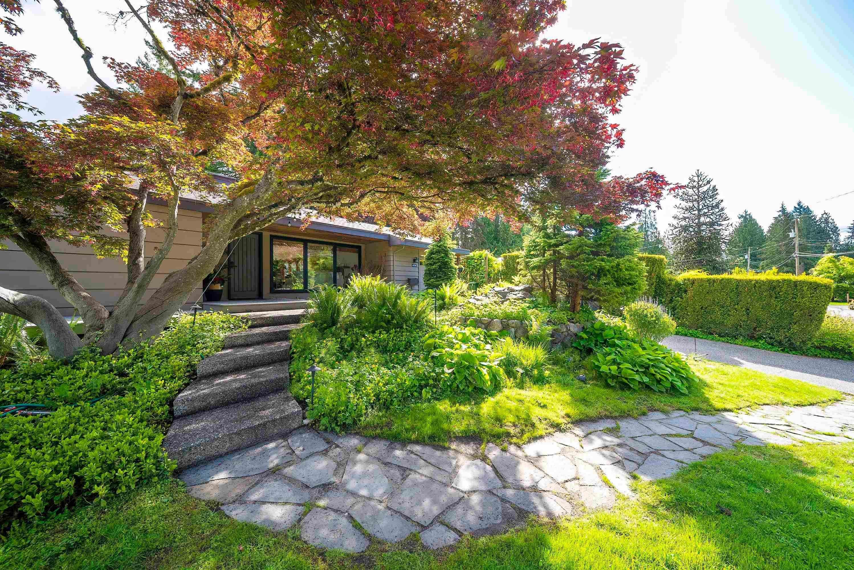 4096 Sunset Boulevard, North Vancouver, BC