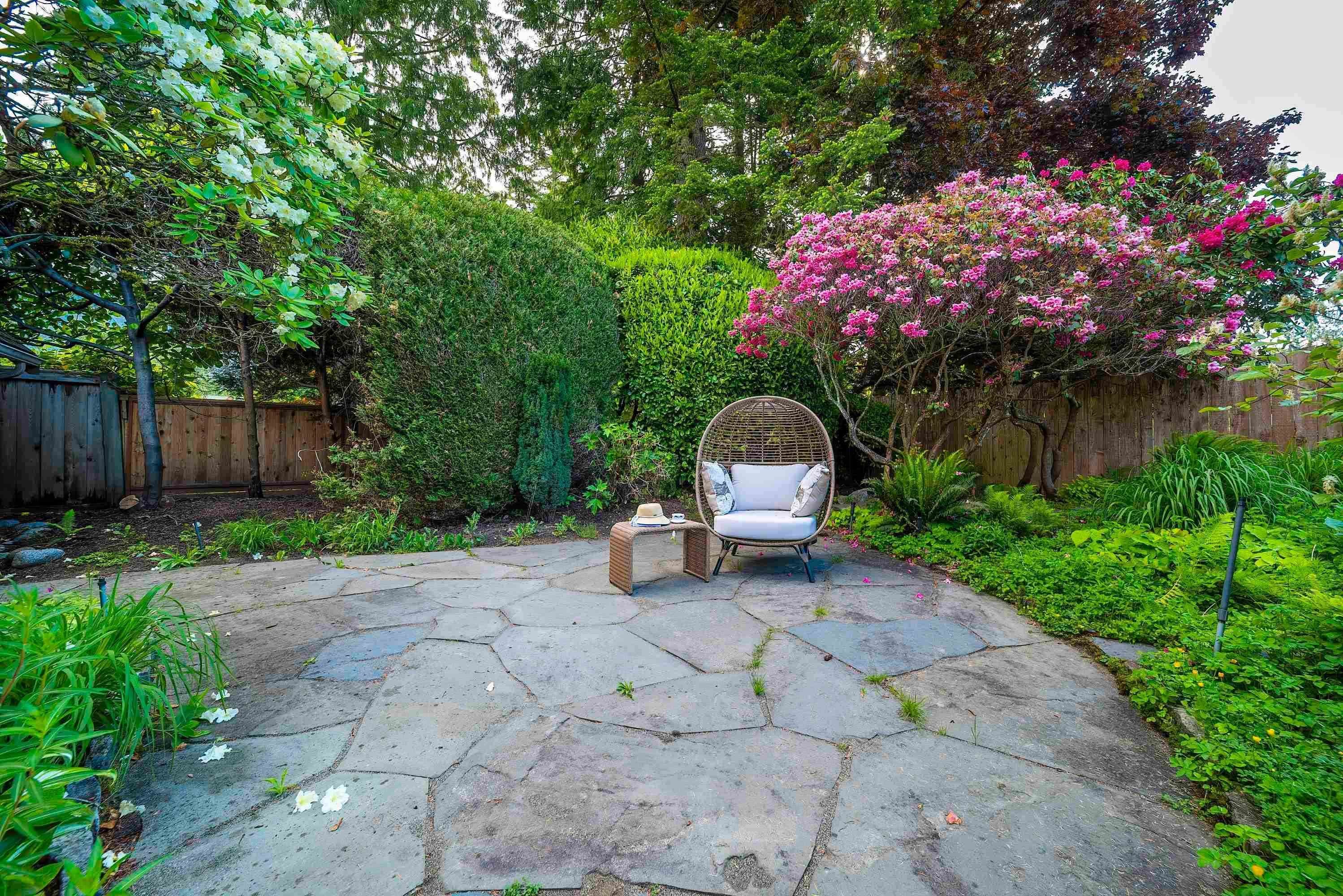 4096 Sunset Boulevard, North Vancouver, BC
