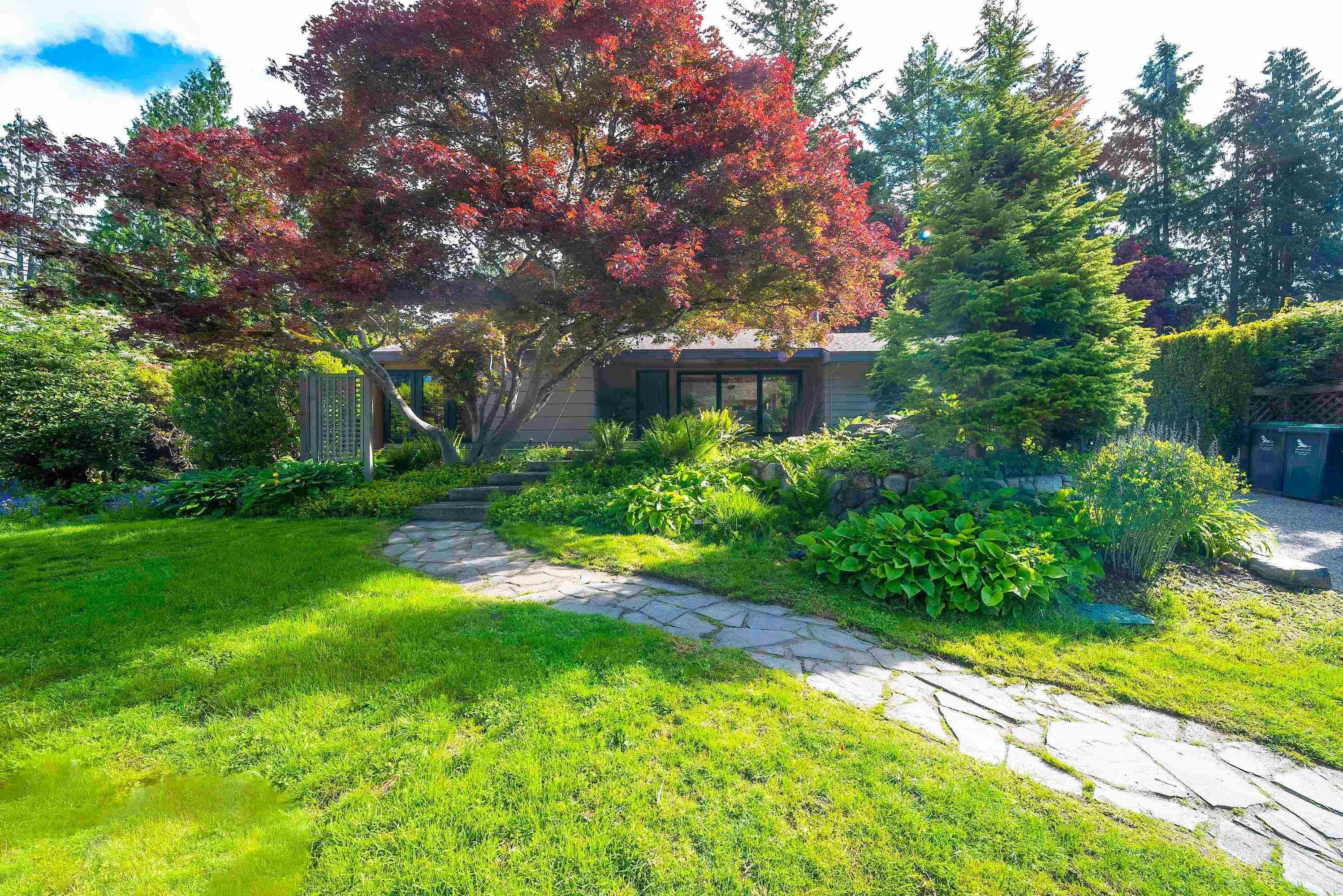 4096 Sunset Boulevard, North Vancouver, BC